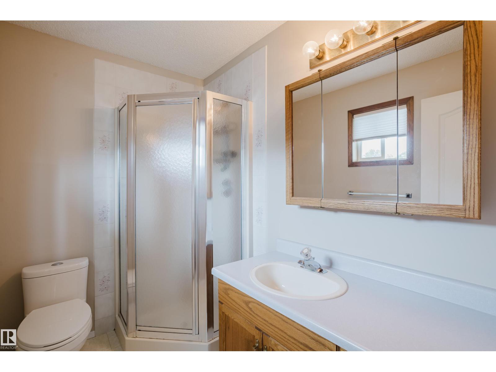9220 92 St Nw Property Photo 28