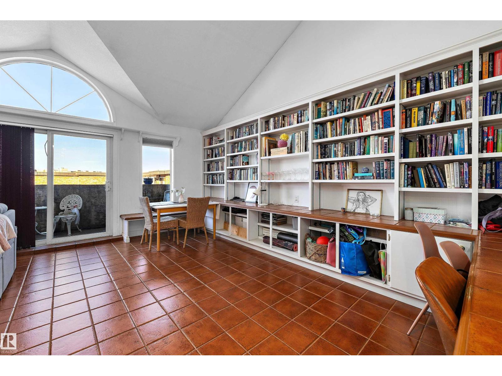 #304 11316 103 Av Nw Property Photo 10