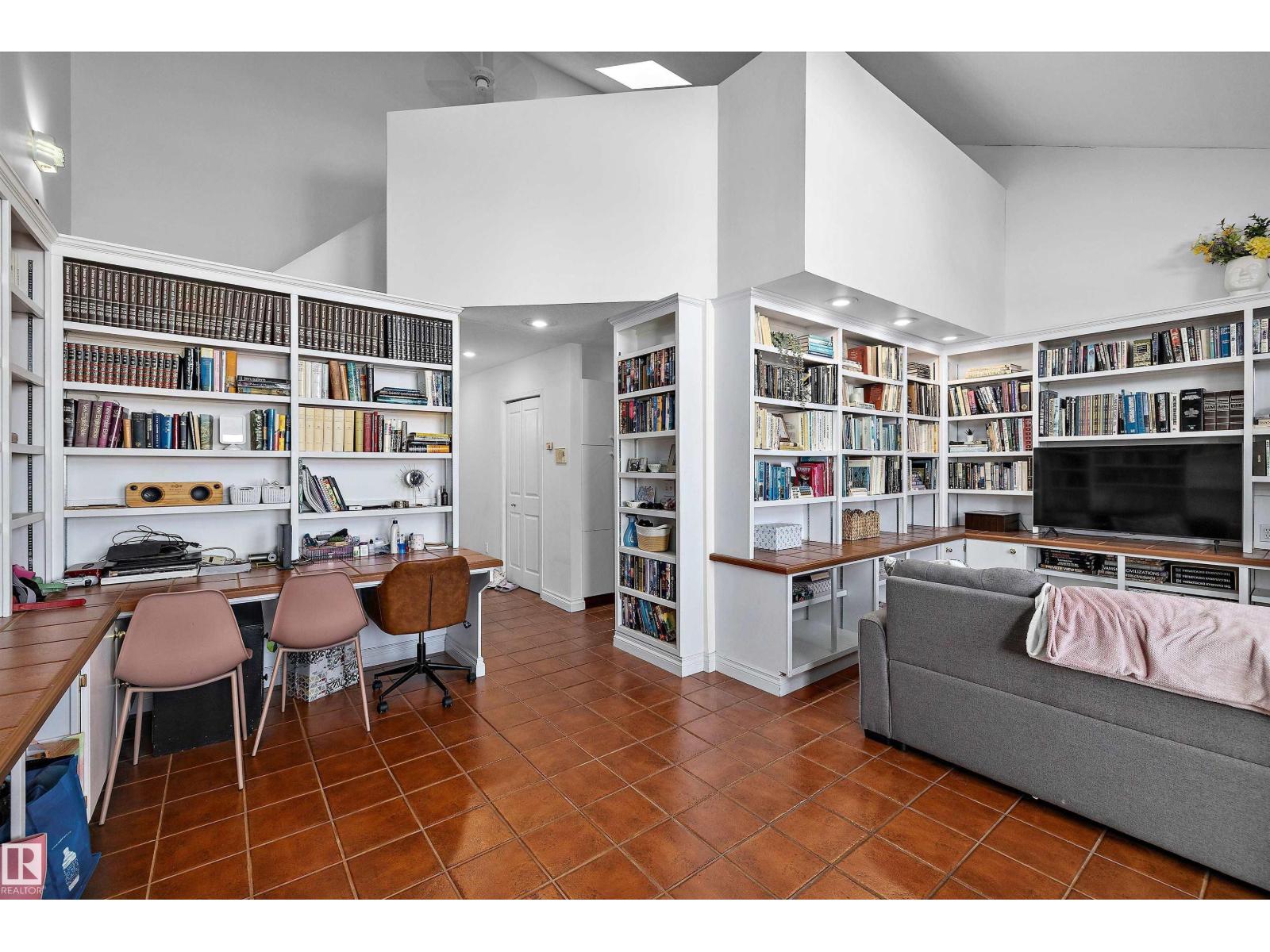 #304 11316 103 Av Nw Property Photo 17