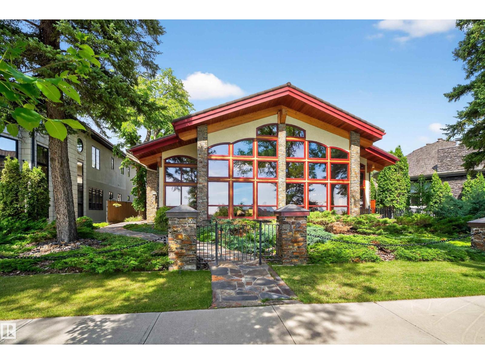 12 Wellington Cr Nw Property Photo 1