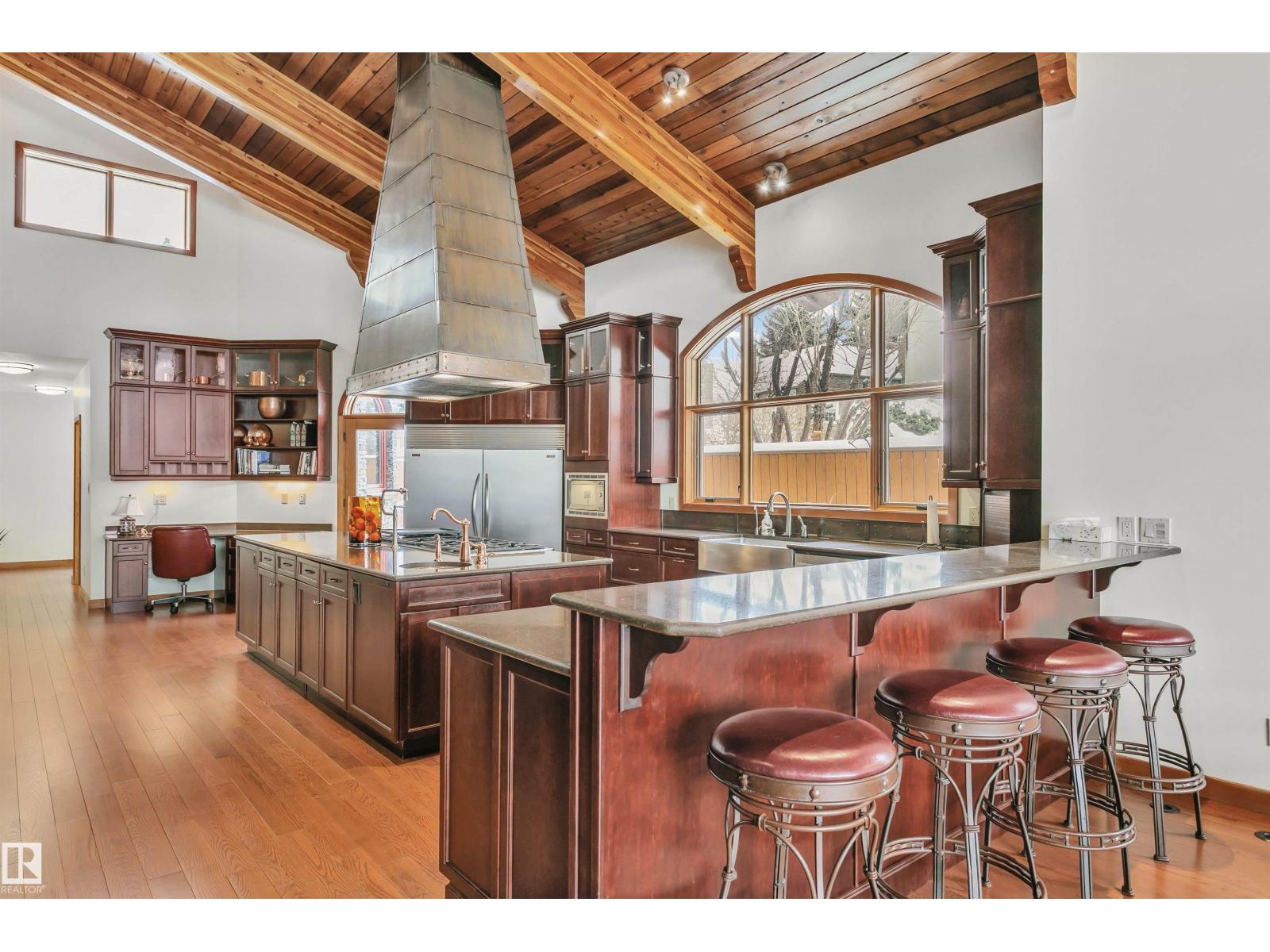 12 Wellington Cr Nw Property Photo 28