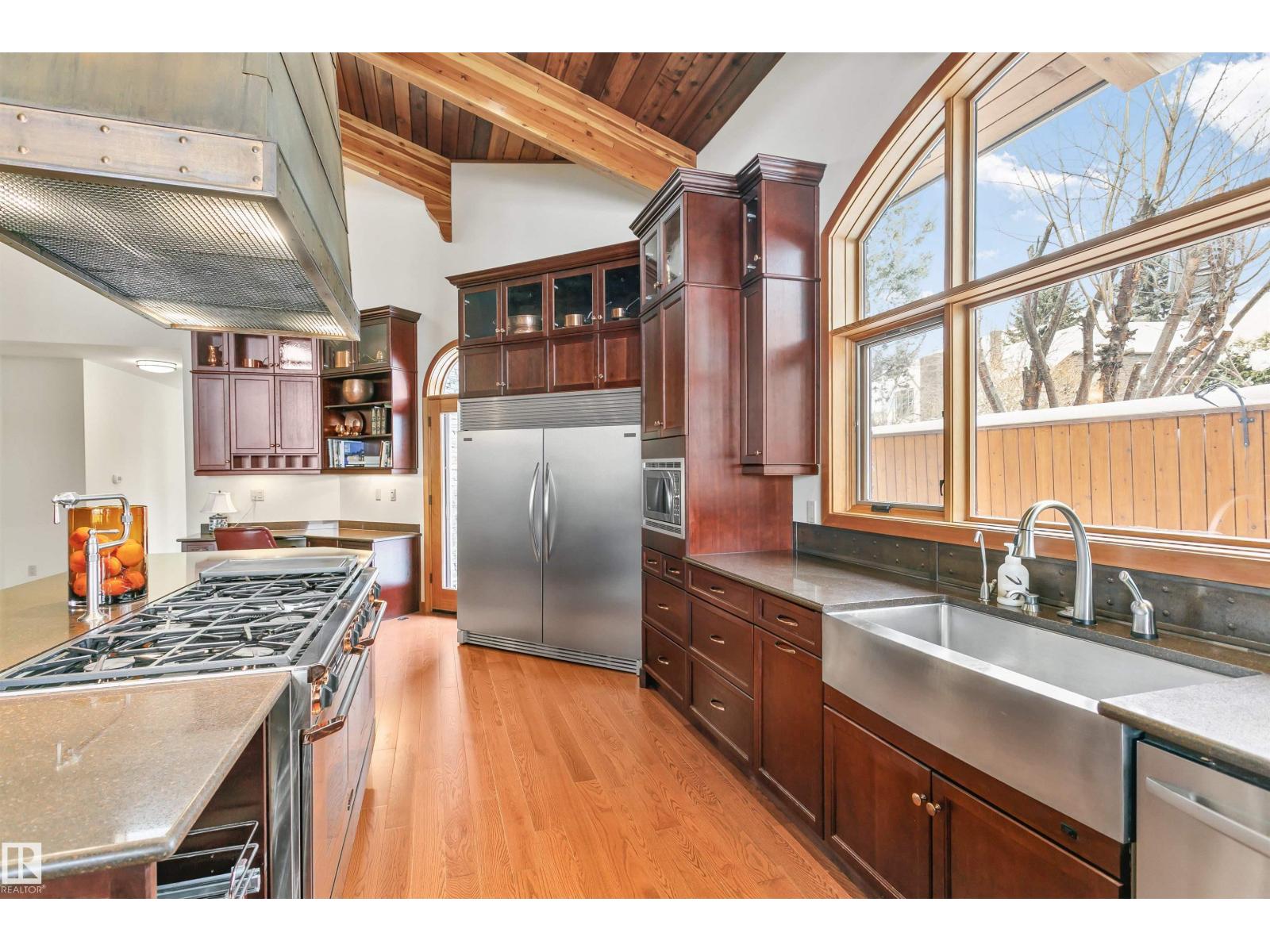 12 Wellington Cr Nw Property Photo 32