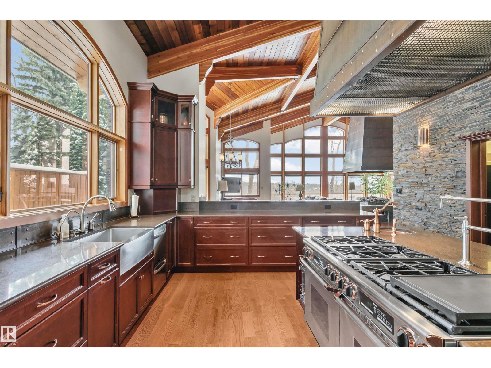 12 Wellington Cr Nw Property Photo 34