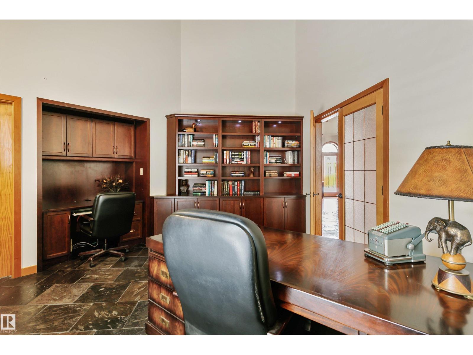 12 Wellington Cr Nw Property Photo 49