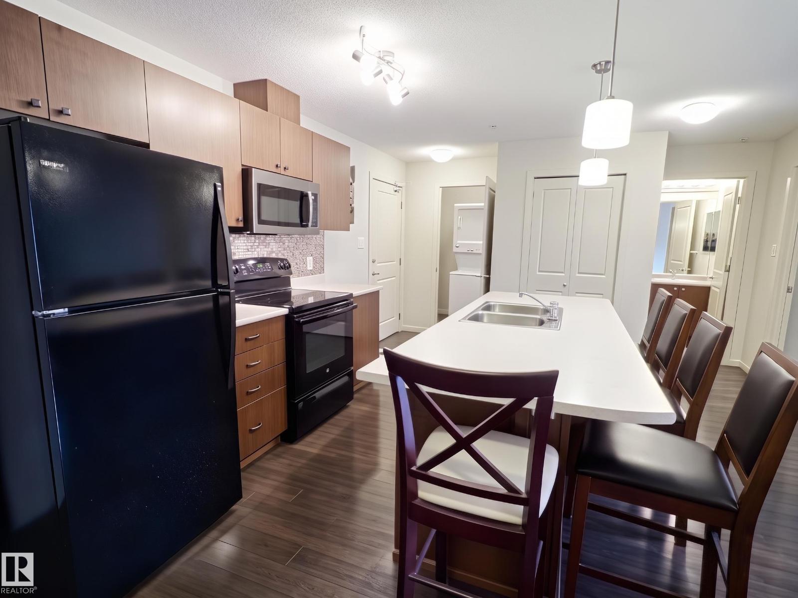 #106 508 Albany Wy Nw Property Photo 1