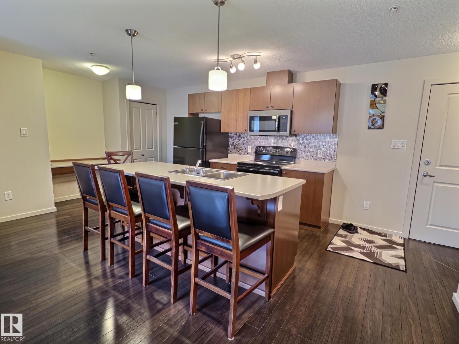 #106 508 Albany Wy Nw Property Photo 2