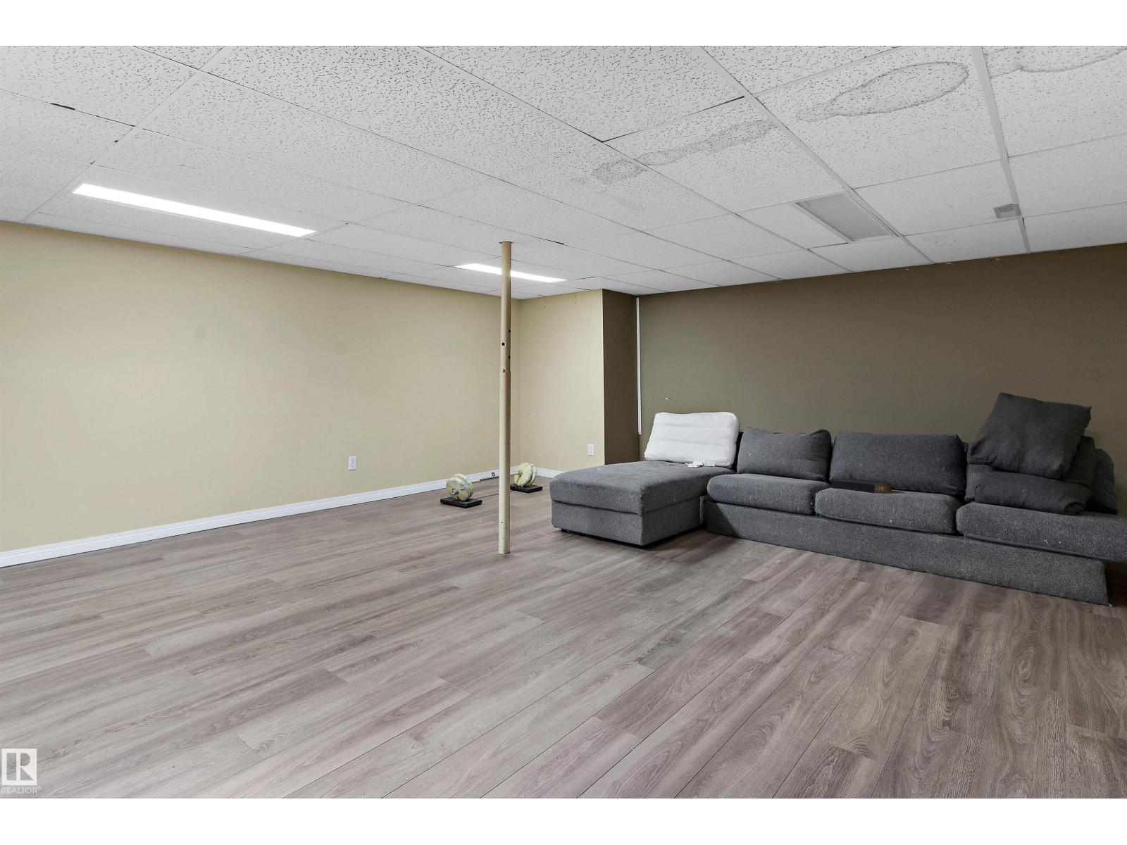 5406 55 St Property Photo 26