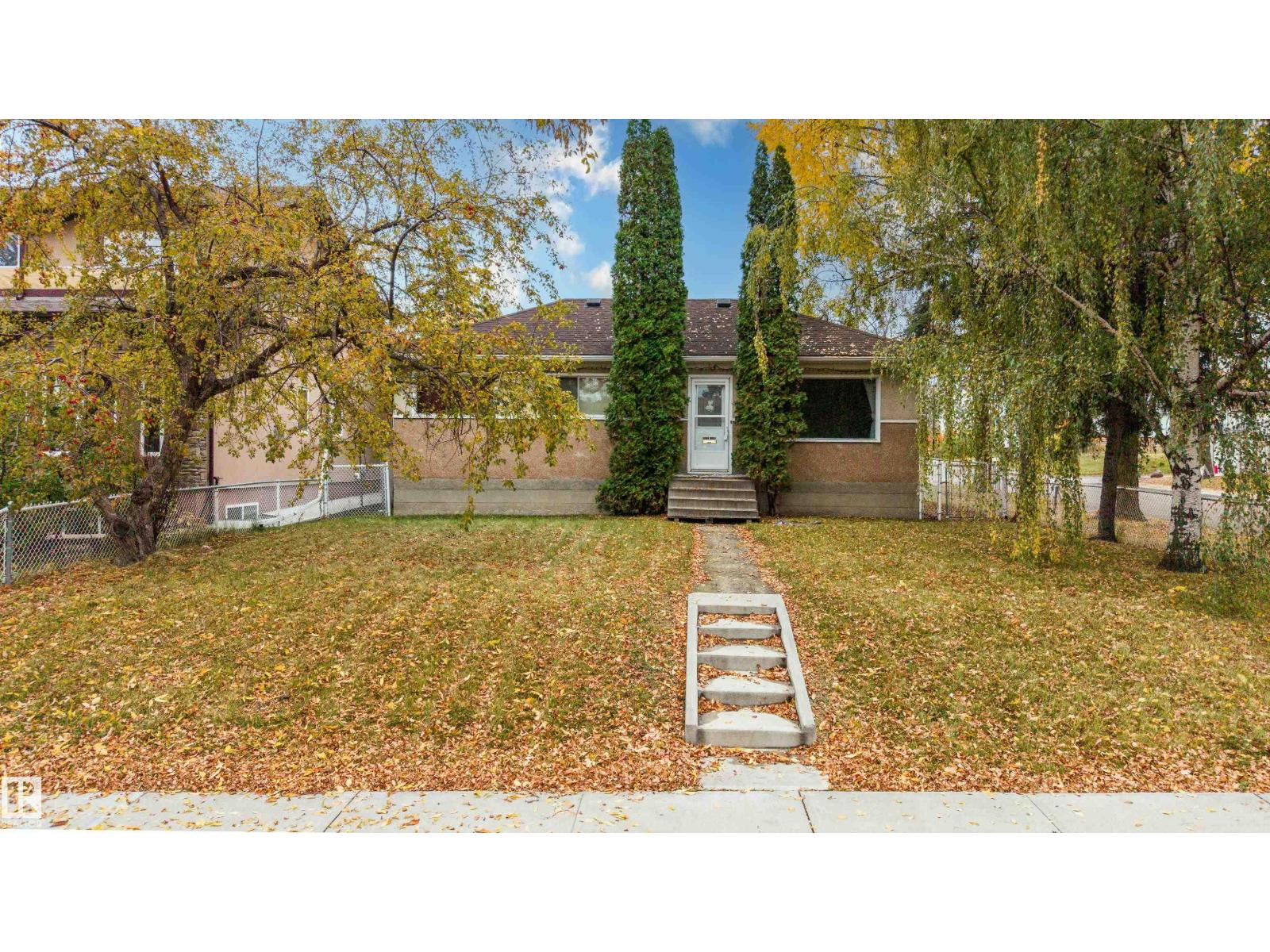 9303 86 St Nw Property Photo 3