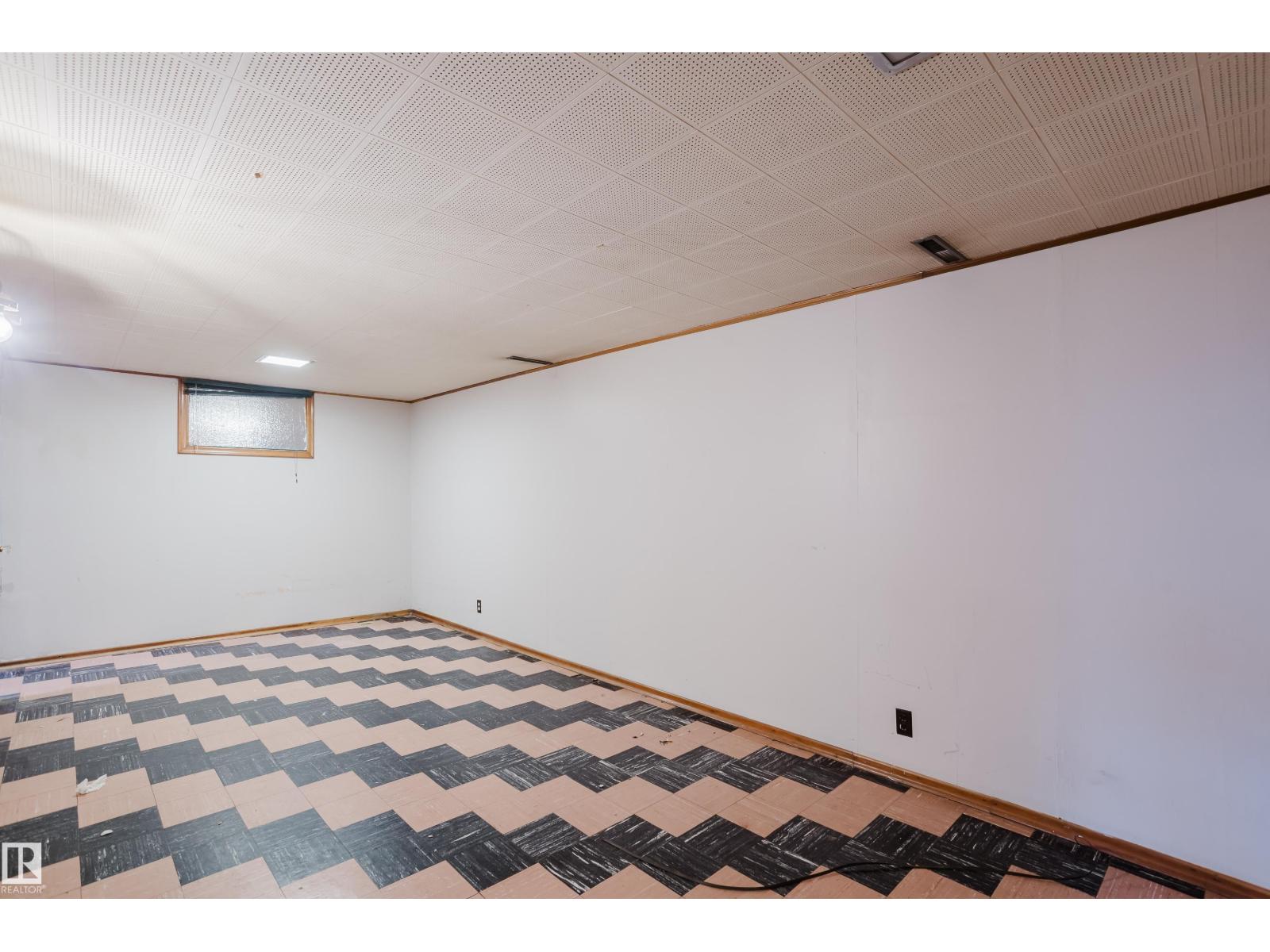 9303 86 St Nw Property Photo 17