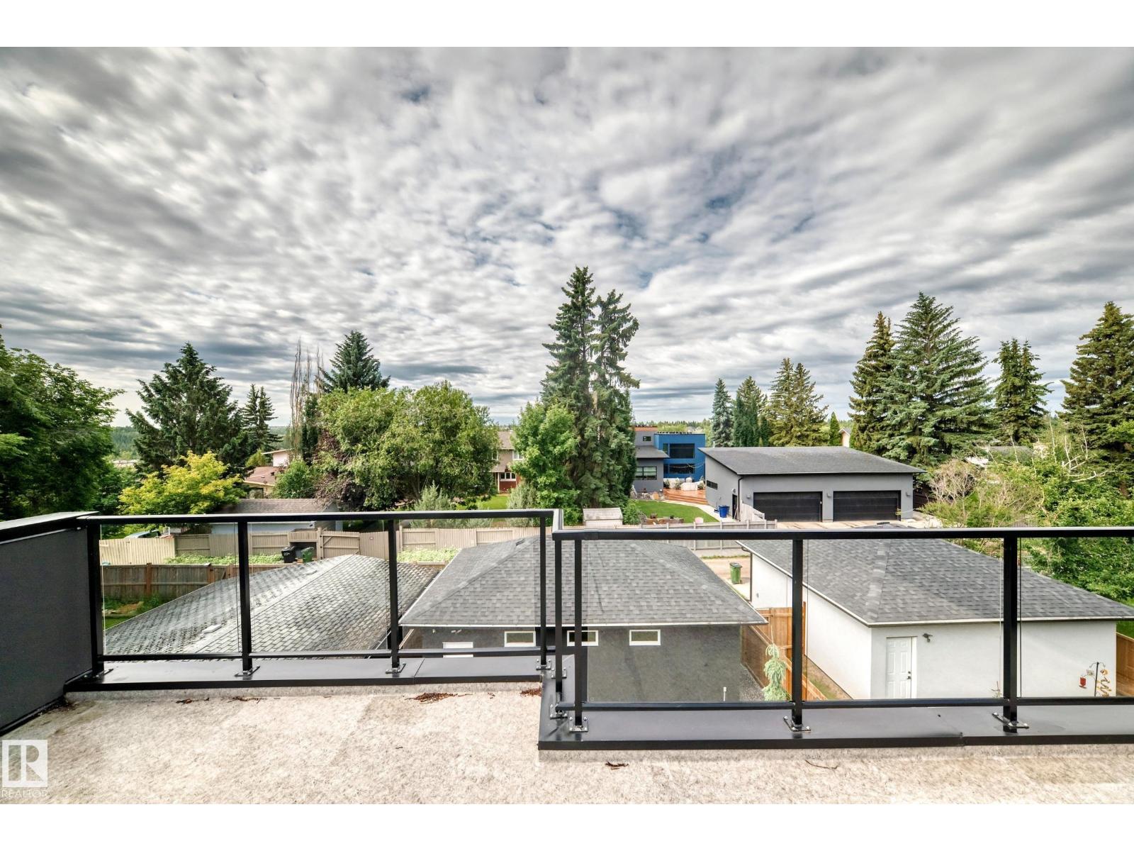 12631 52 Av Nw Property Photo 2