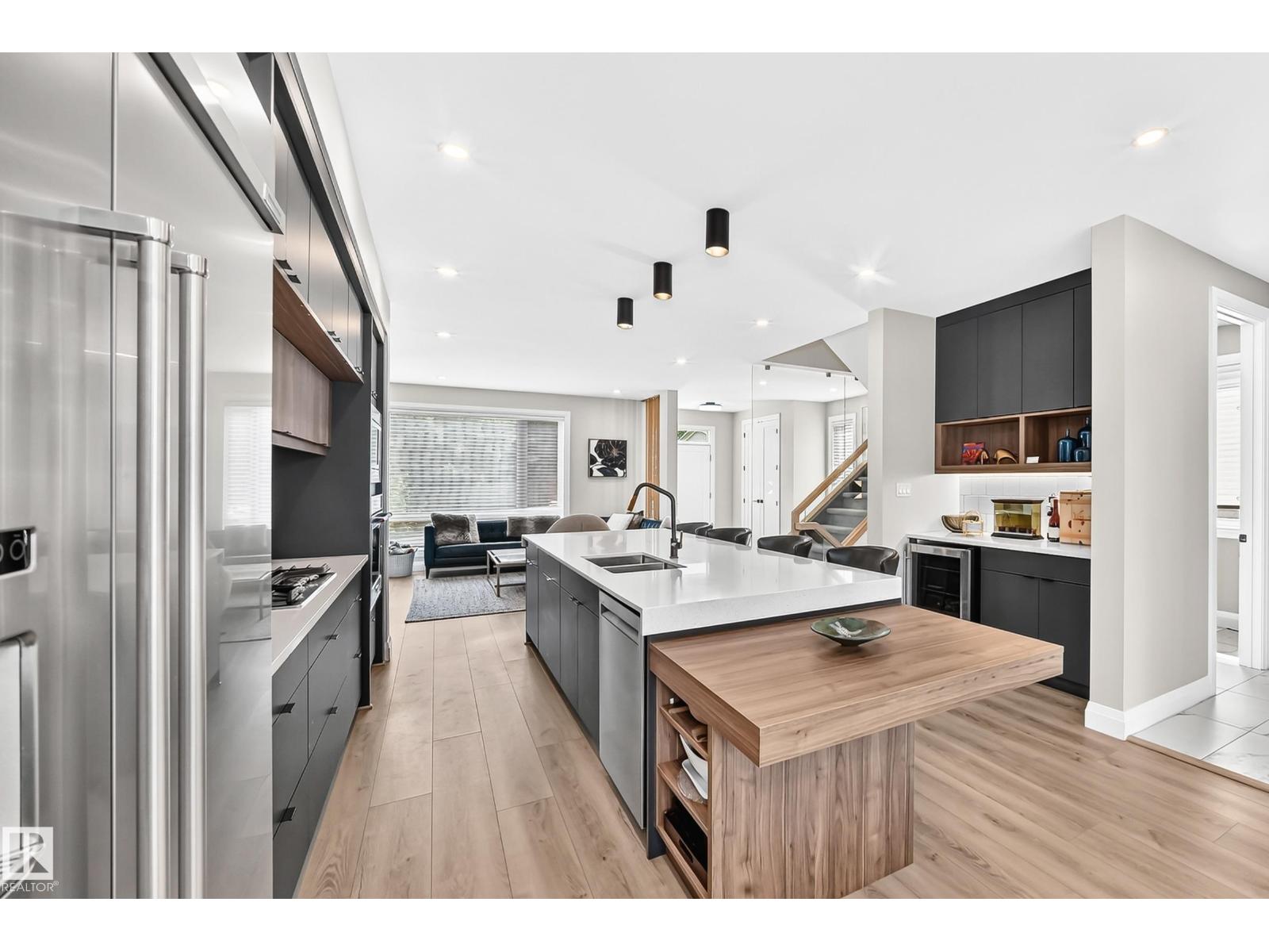 12631 52 Av Nw Property Photo 15