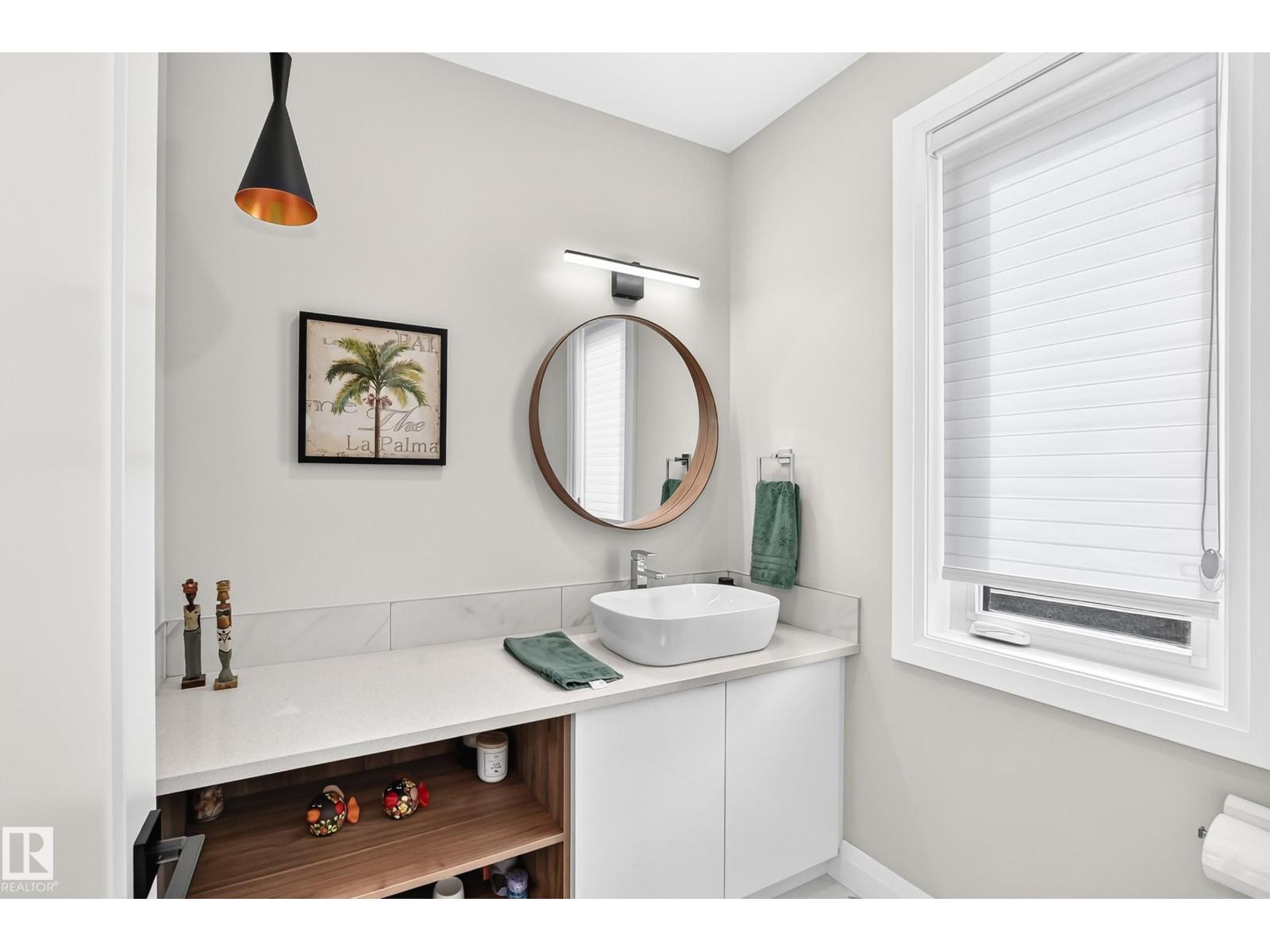 12631 52 Av Nw Property Photo 19