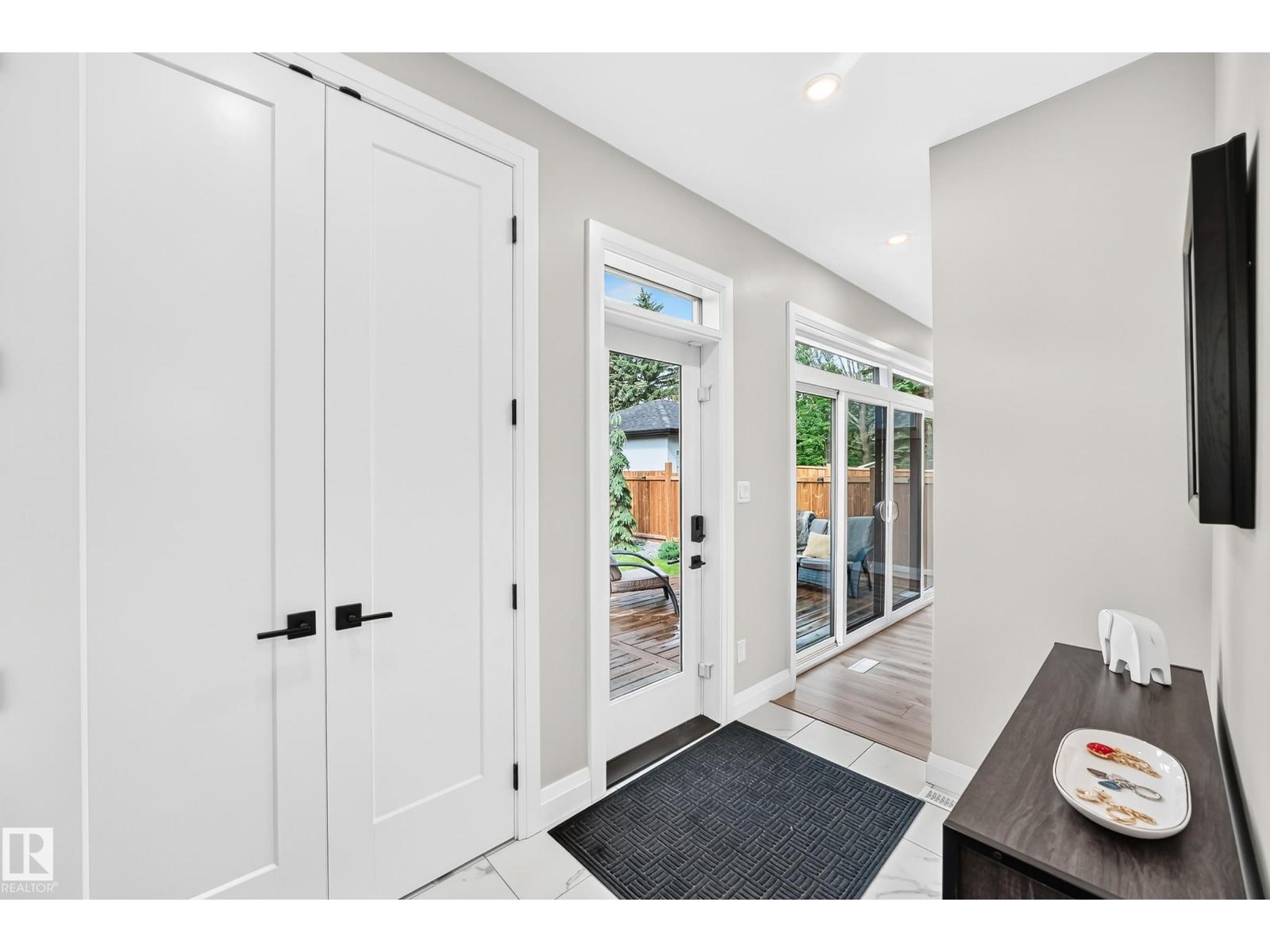 12631 52 Av Nw Property Photo 23
