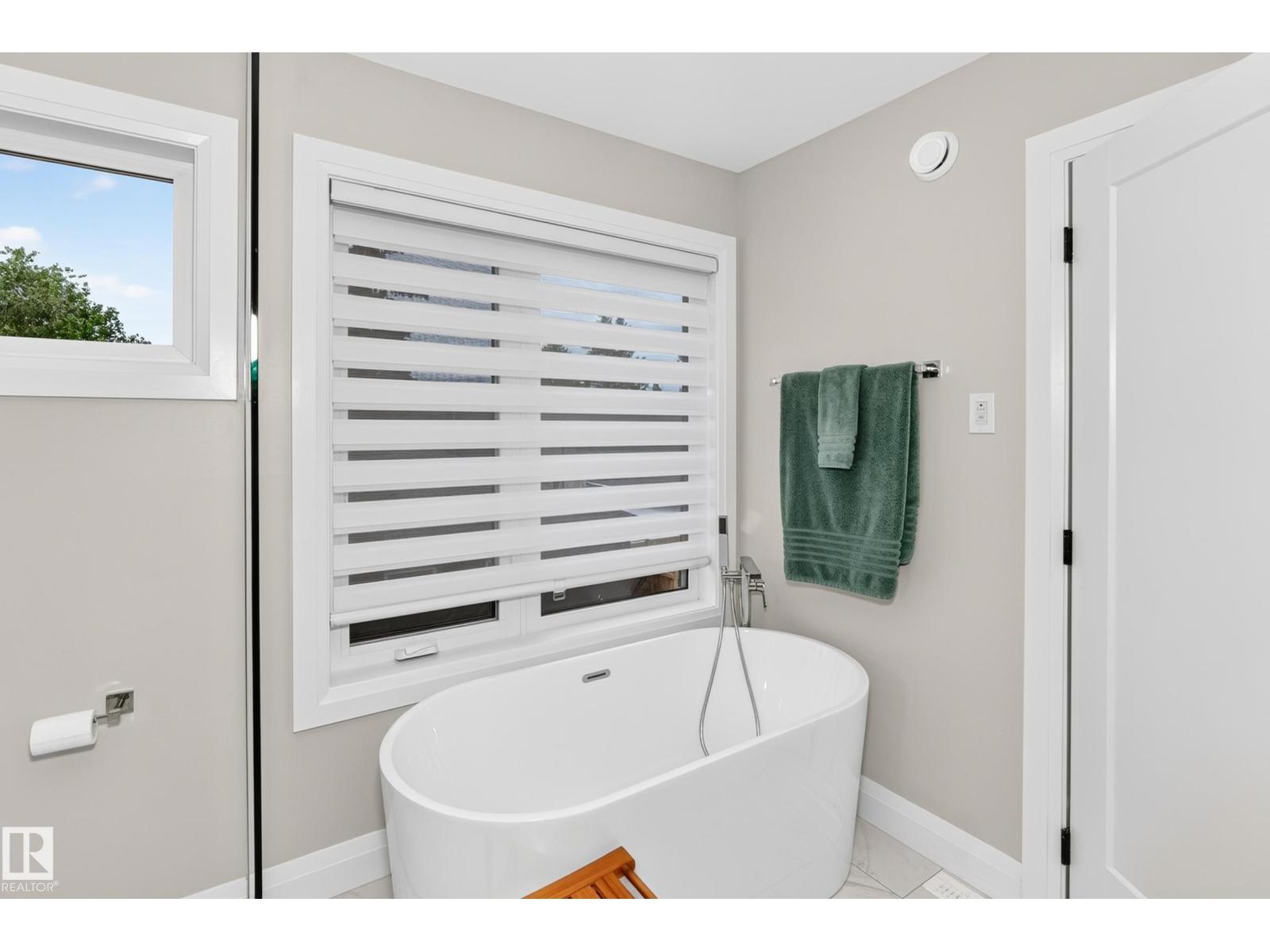 12631 52 Av Nw Property Photo 30