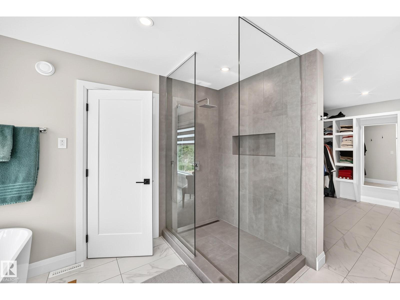12631 52 Av Nw Property Photo 33