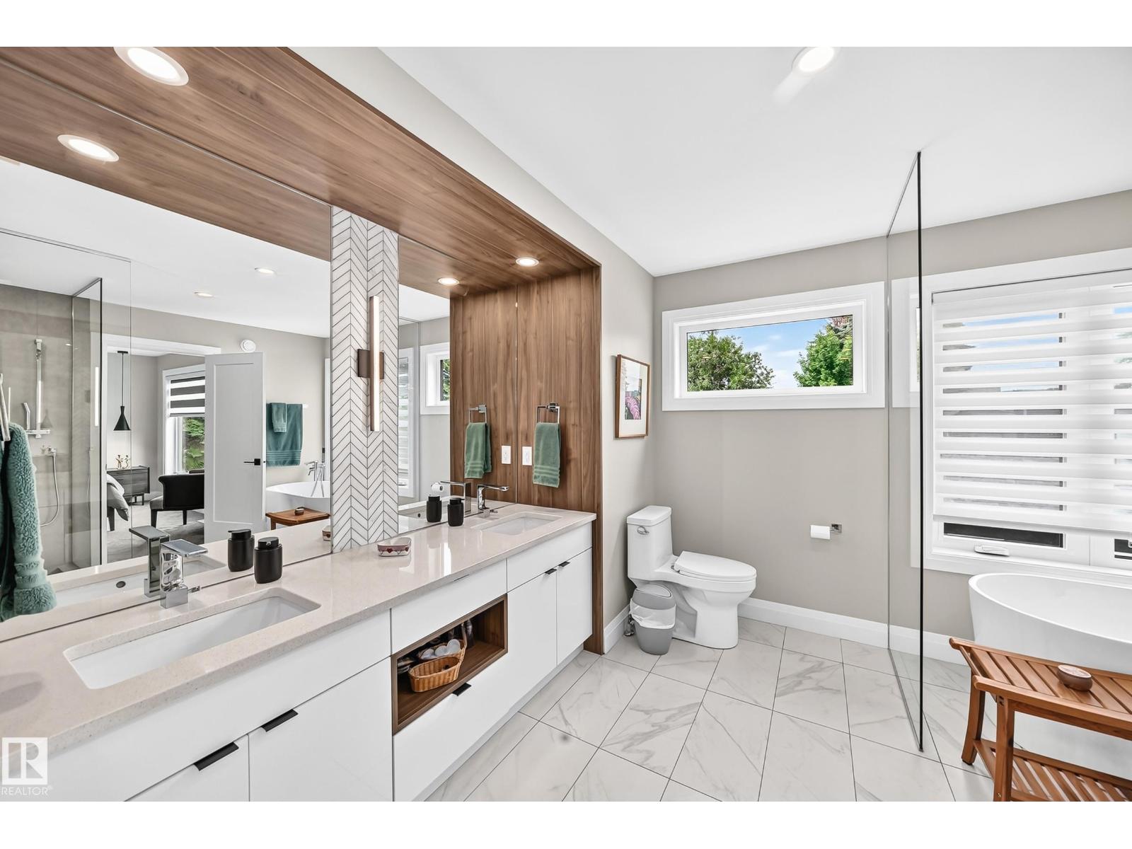 12631 52 Av Nw Property Photo 35