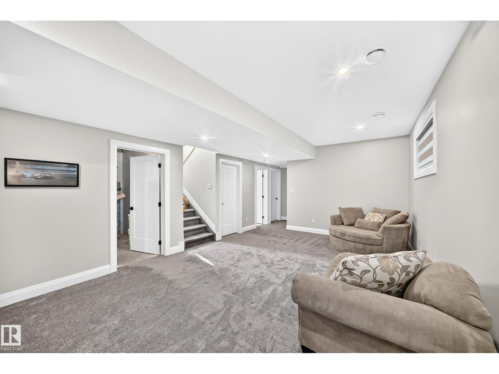 12631 52 Av Nw Property Photo 59