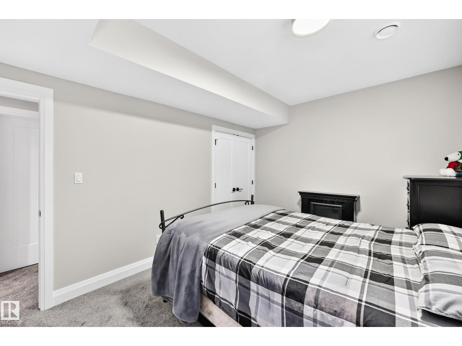 12631 52 Av Nw Property Photo 61
