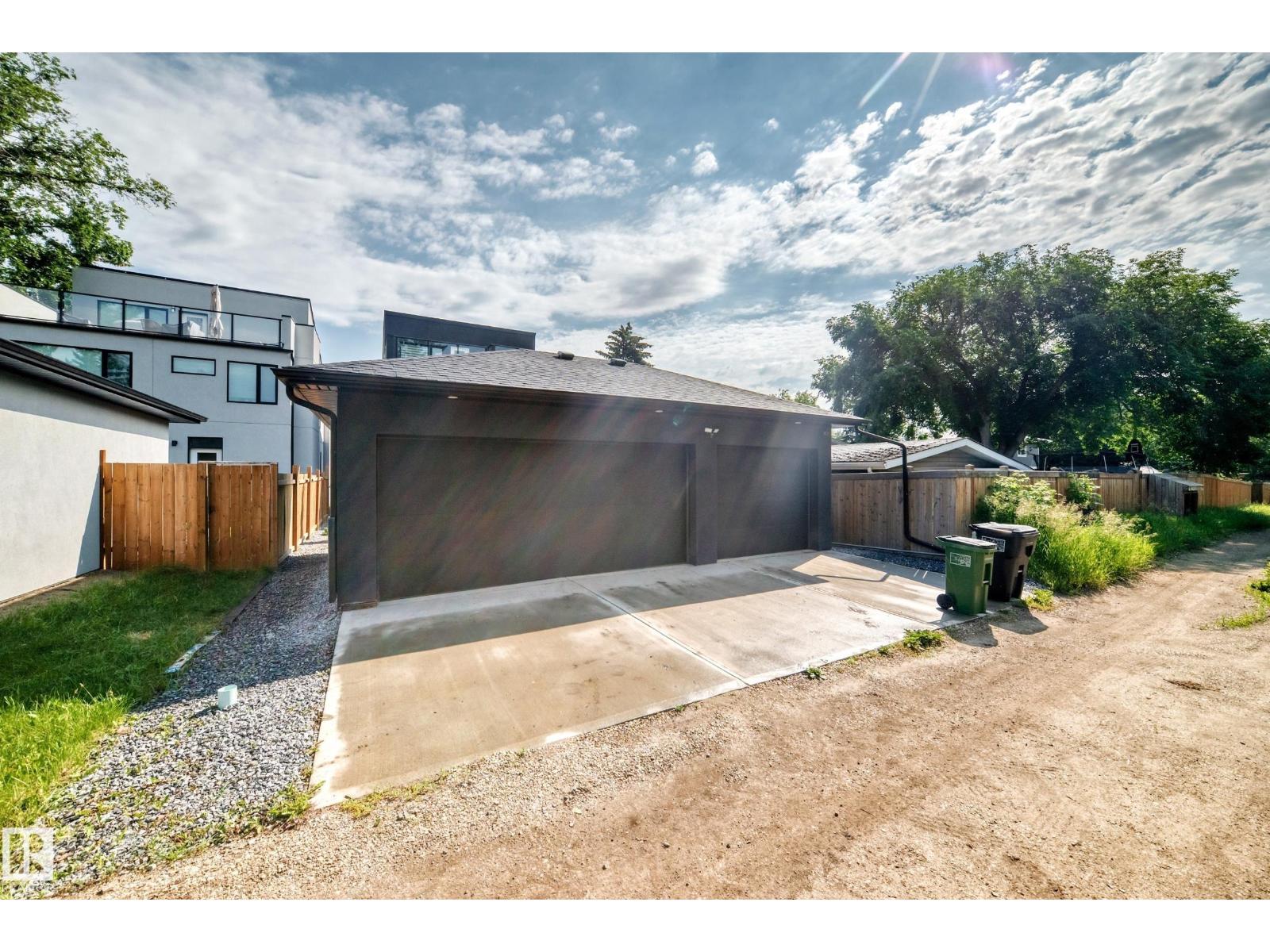 12631 52 Av Nw Property Photo 63