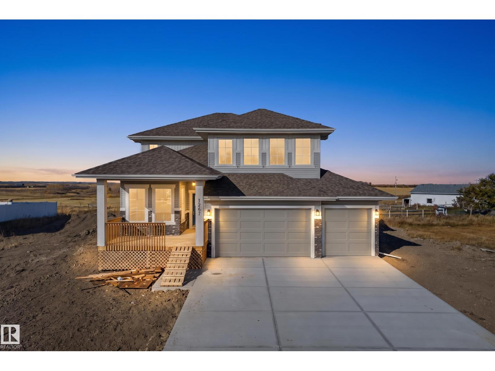 5302 55 Av Property Photo 1