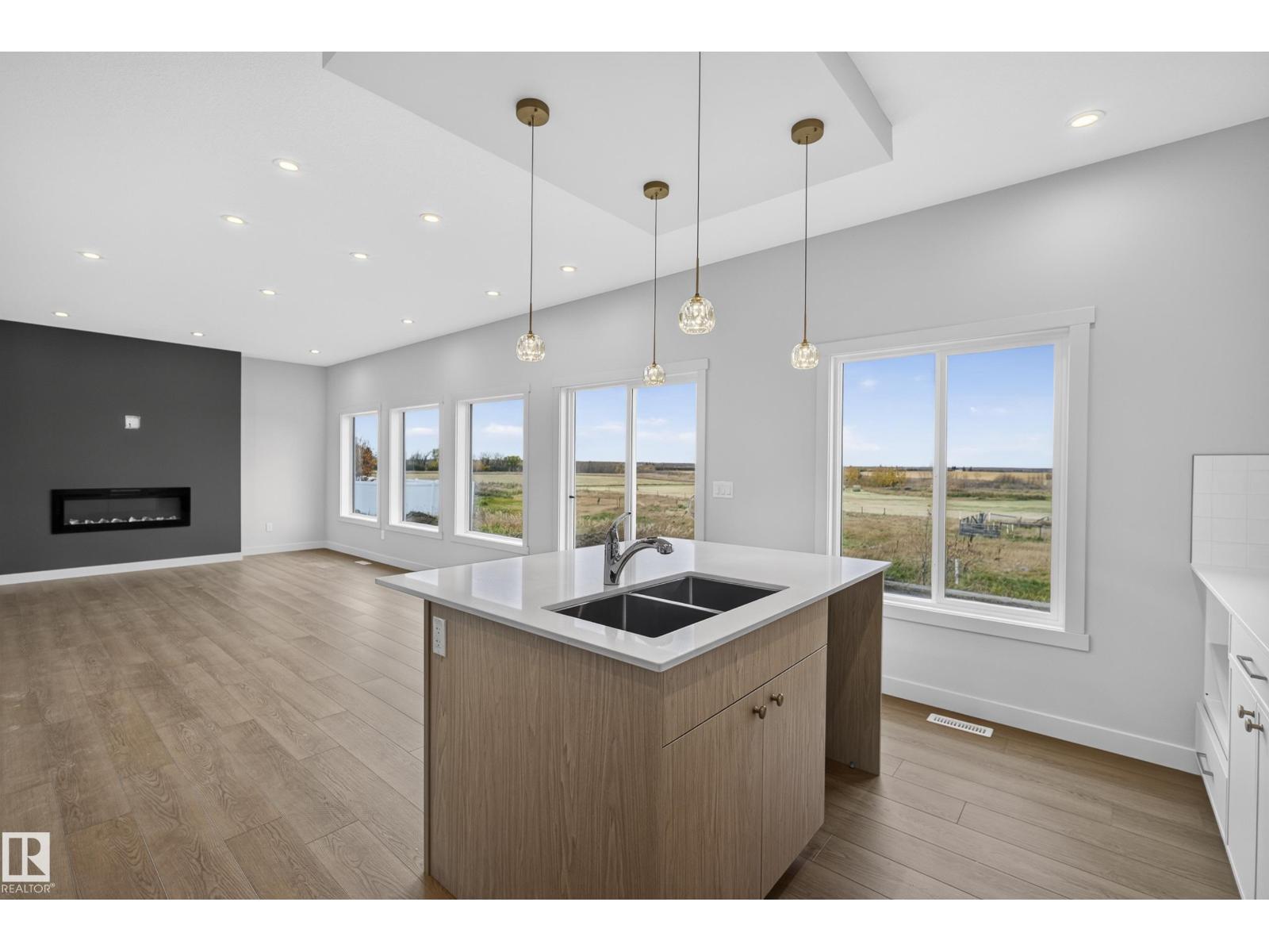5302 55 Av Property Photo 25