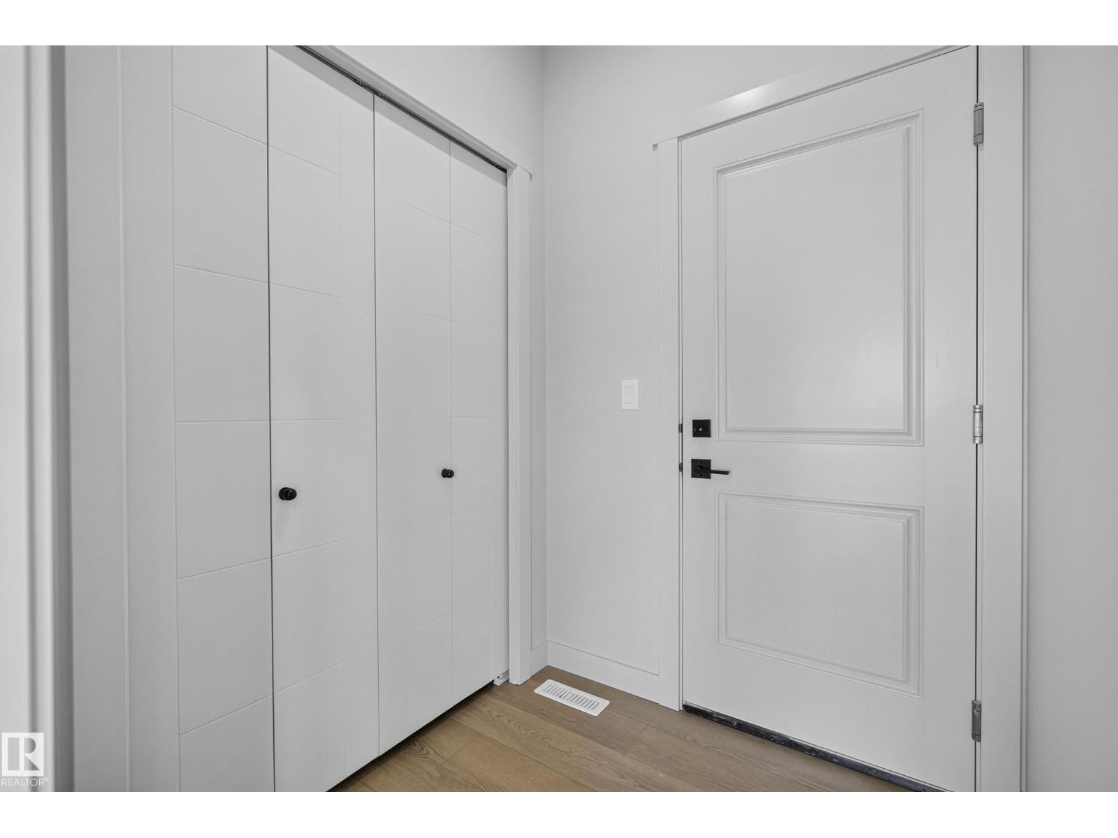 5302 55 Av Property Photo 30