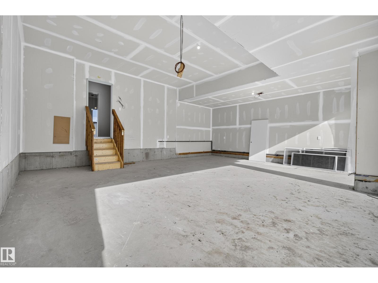 5302 55 Av Property Photo 31