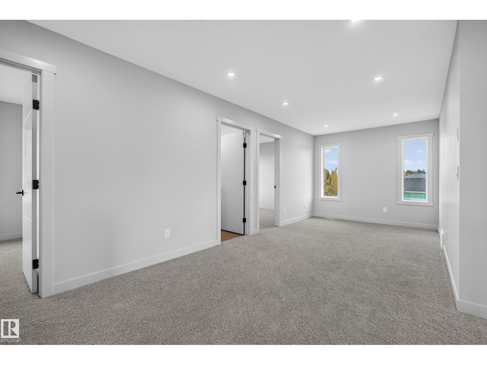 5302 55 Av Property Photo 34