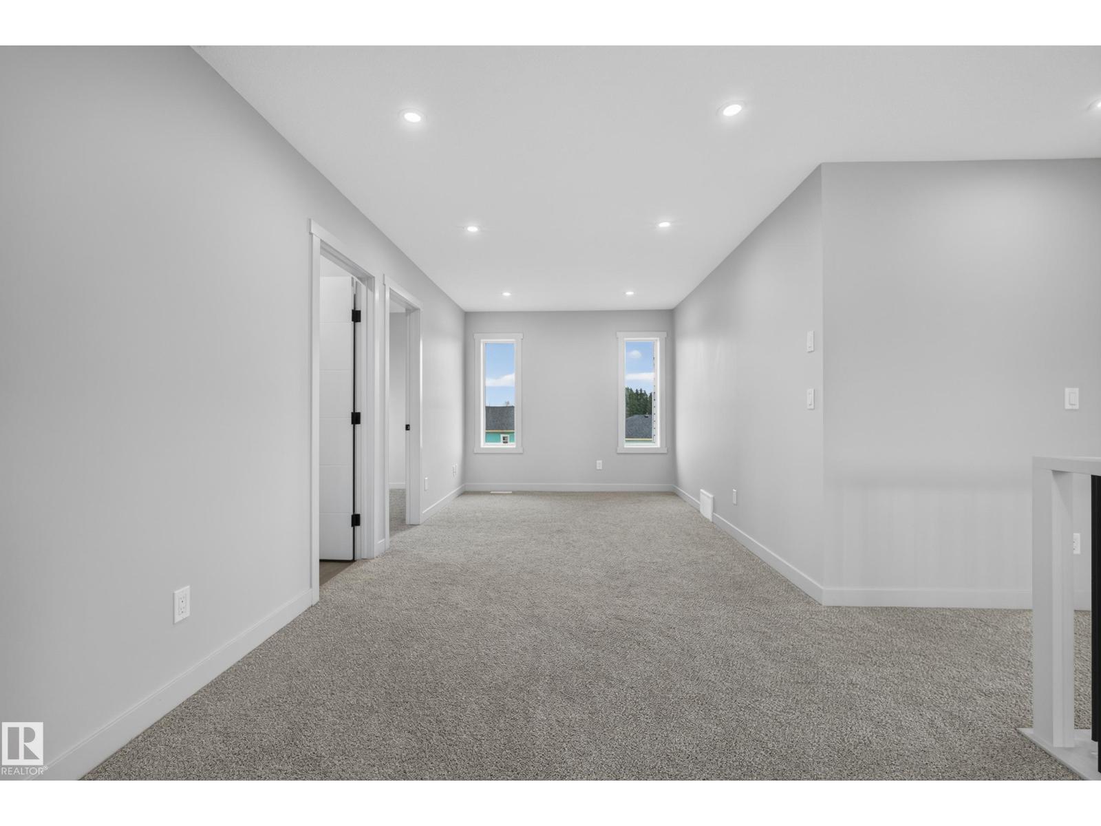 5302 55 Av Property Photo 35