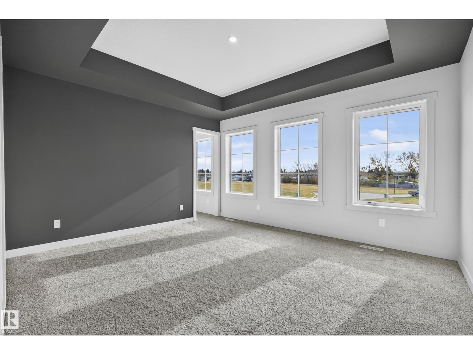 5302 55 Av Property Photo 38