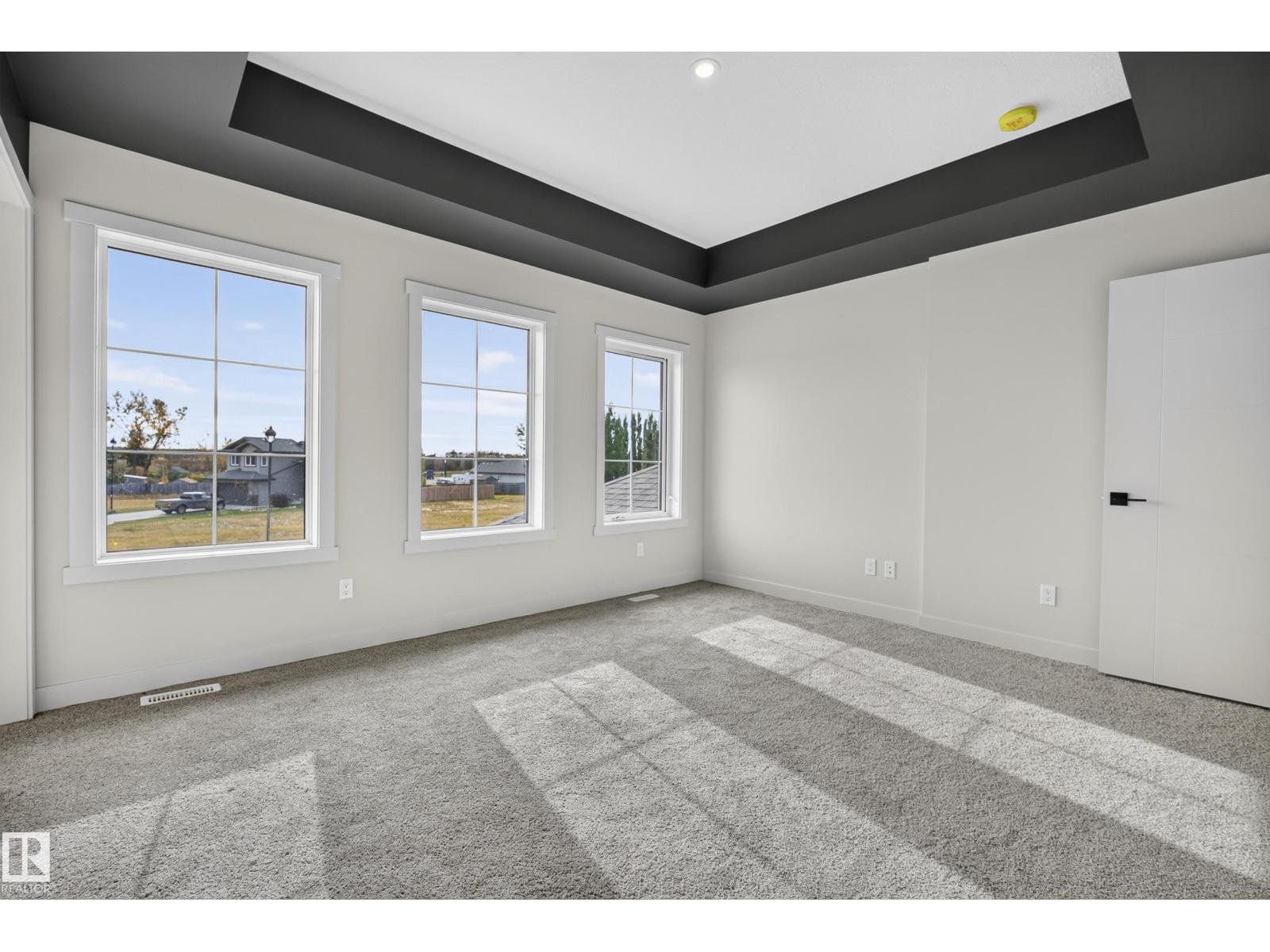 5302 55 Av Property Photo 40
