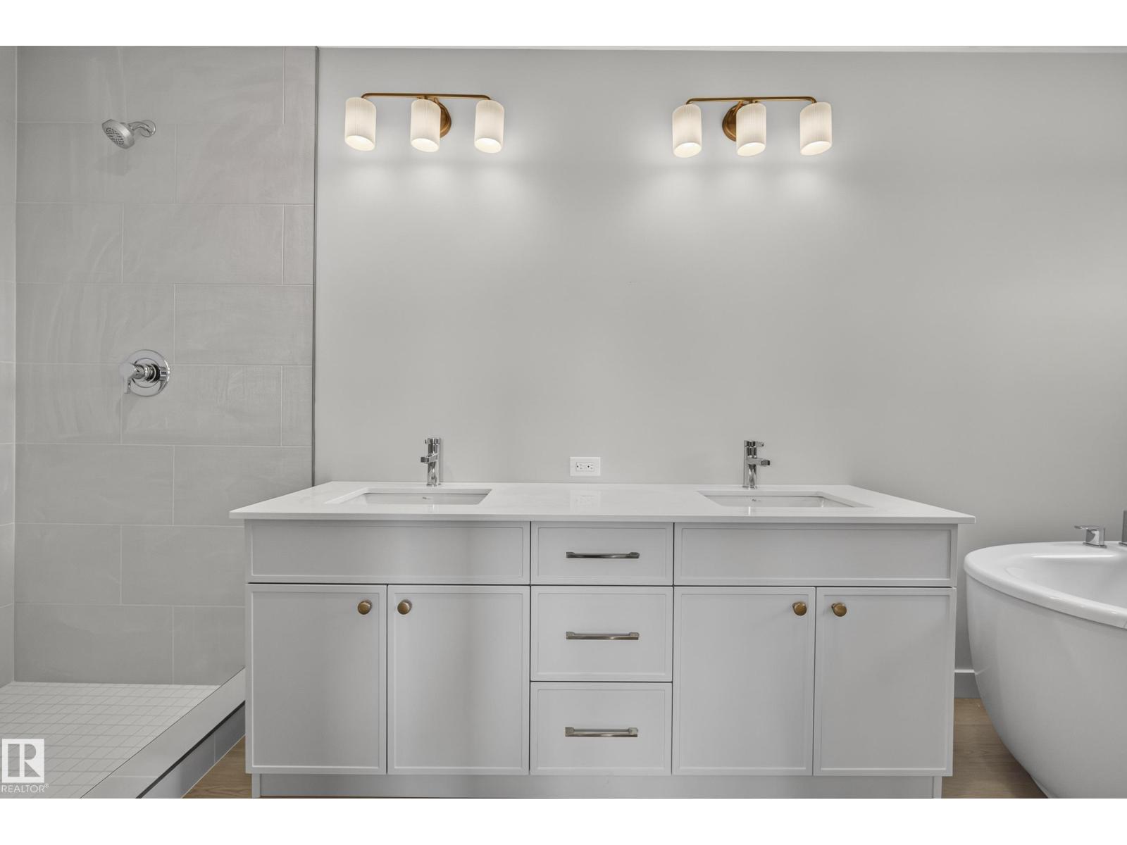 5302 55 Av Property Photo 42