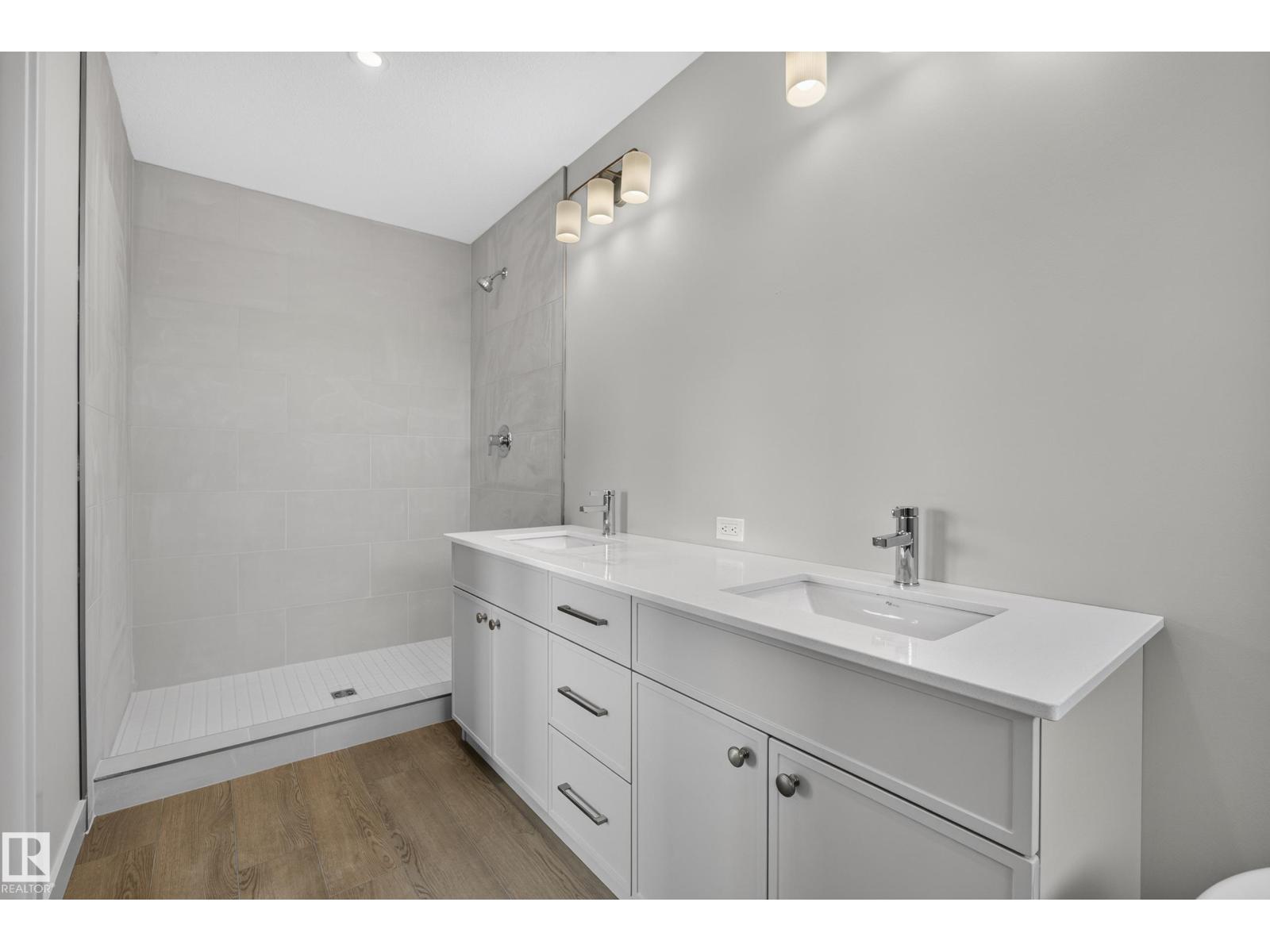 5302 55 Av Property Photo 43