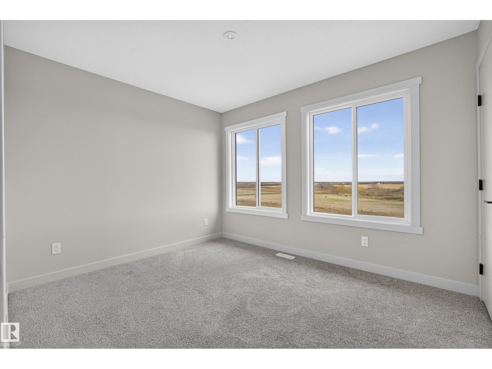 5302 55 Av Property Photo 46