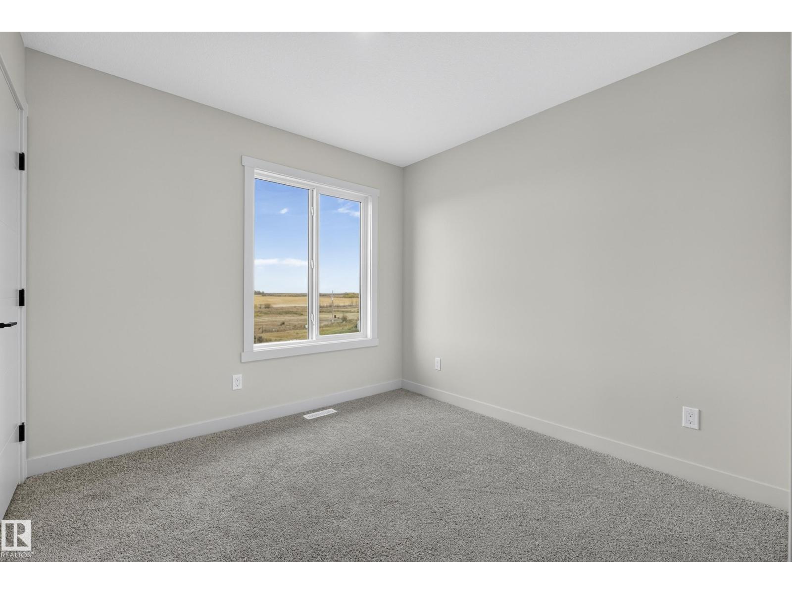 5302 55 Av Property Photo 48