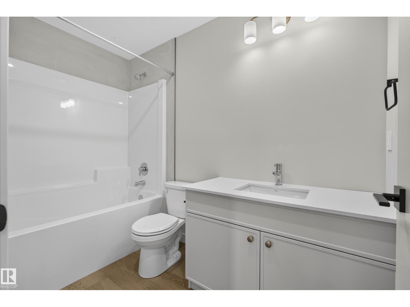 5302 55 Av Property Photo 50