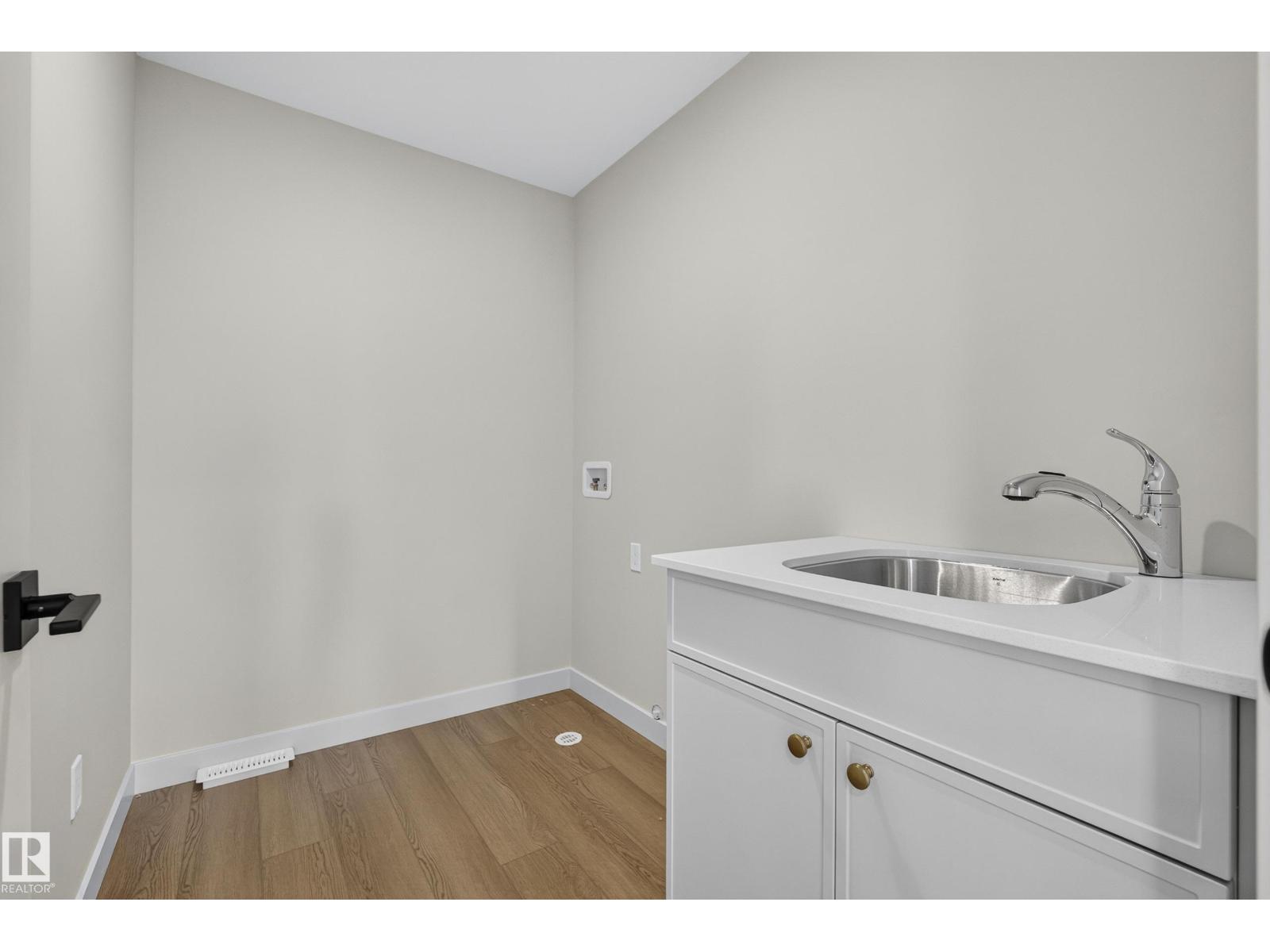 5302 55 Av Property Photo 51