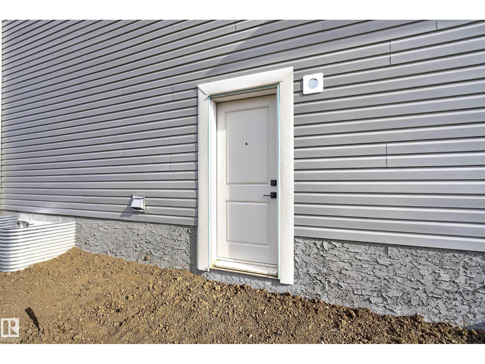 5302 55 Av Property Photo 52