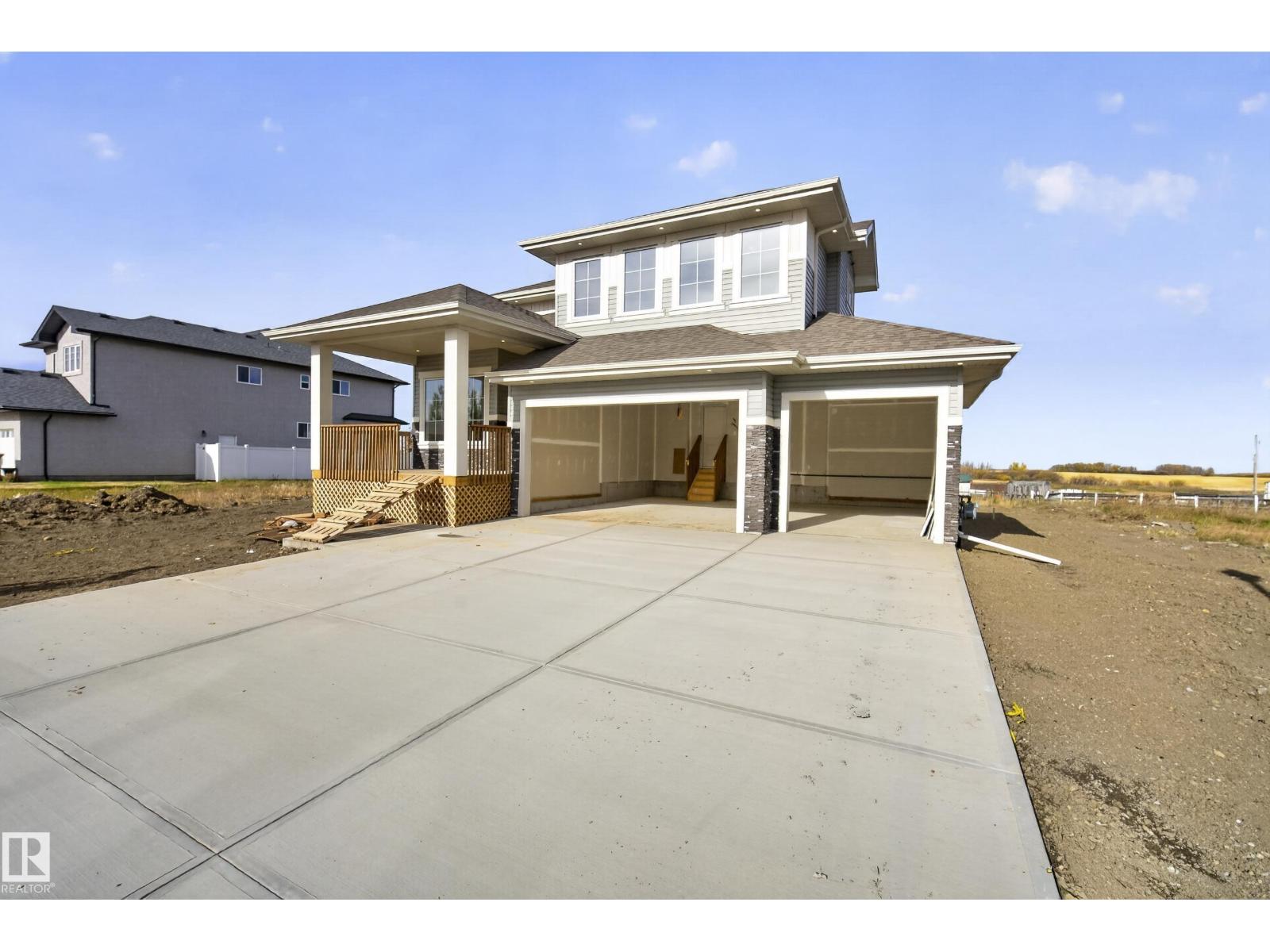 5302 55 Av Property Photo 55