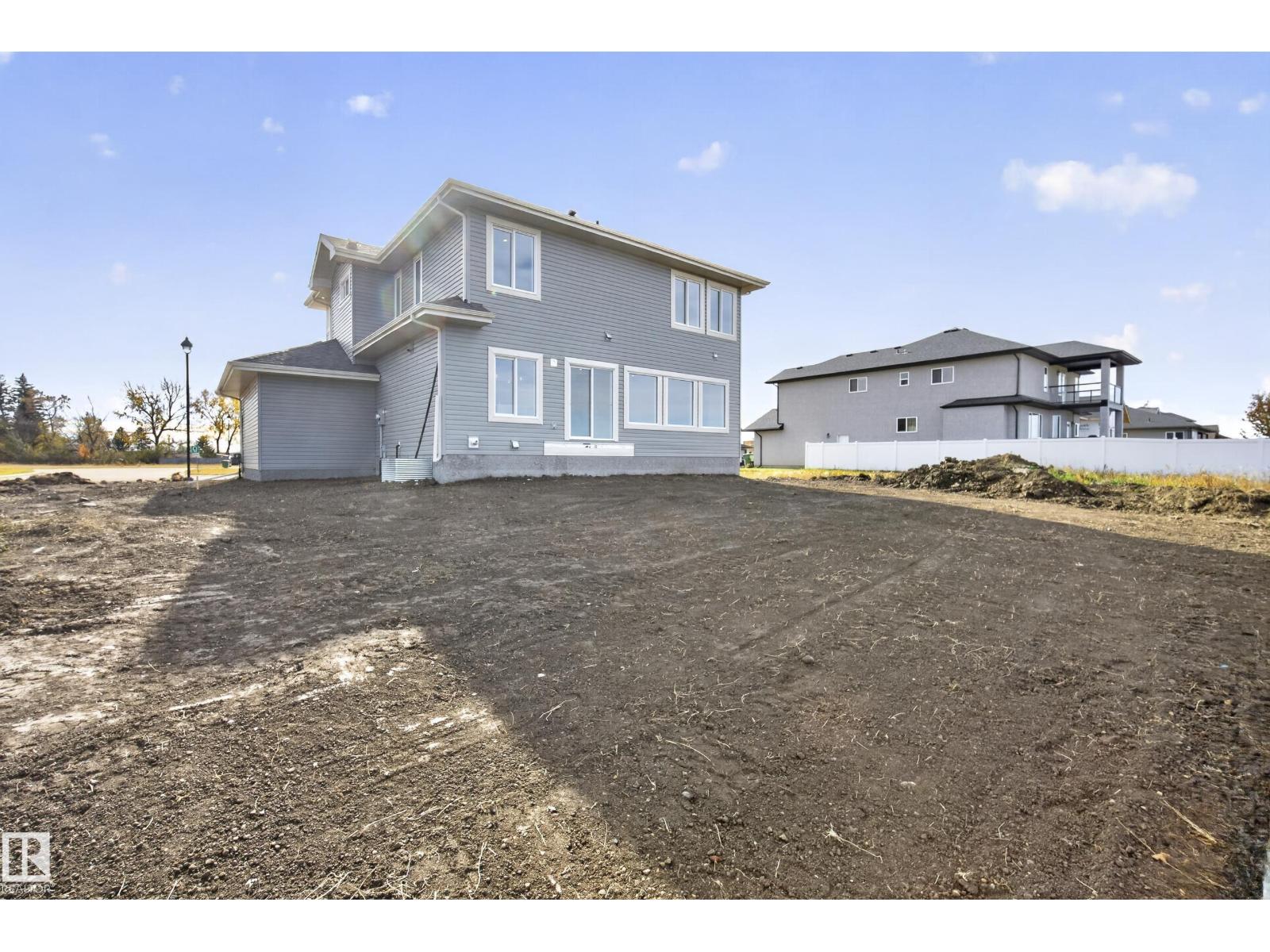5302 55 Av Property Photo 56
