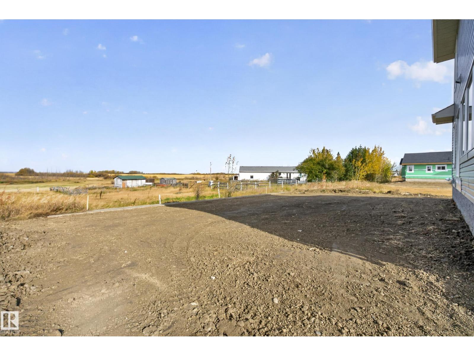 5302 55 Av Property Photo 60