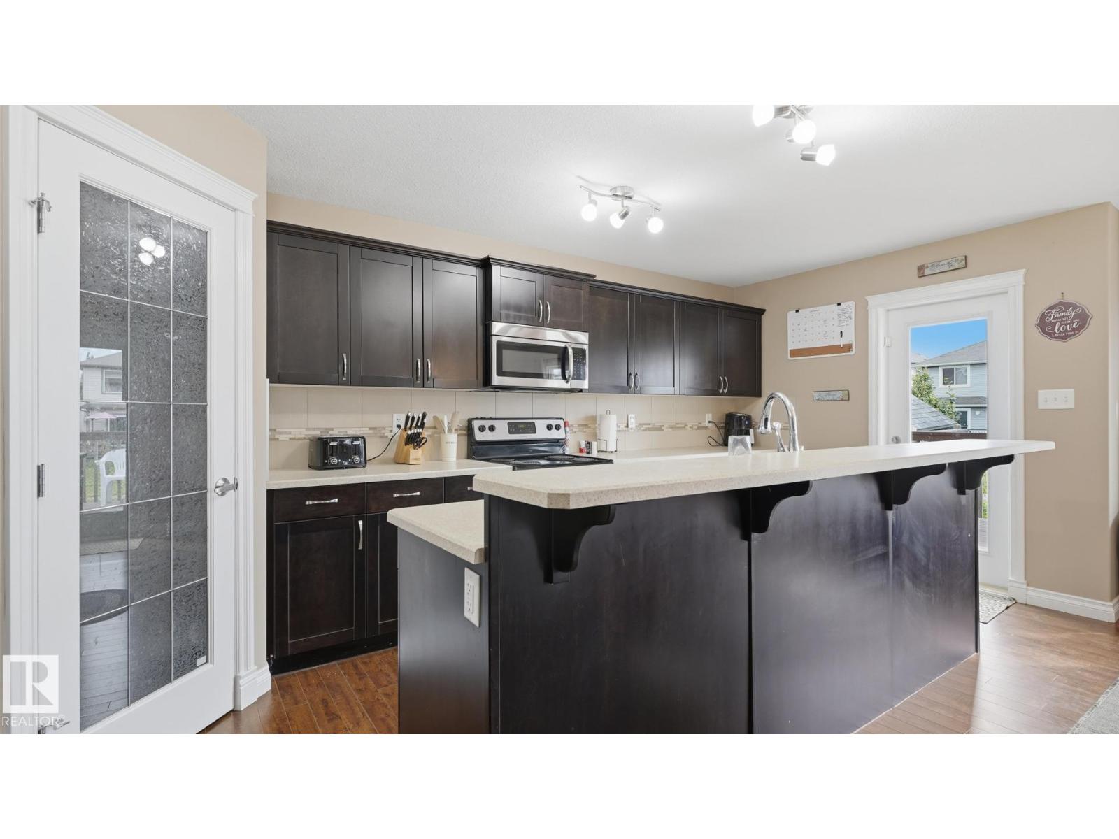 6035 4 Av Sw Property Photo 13