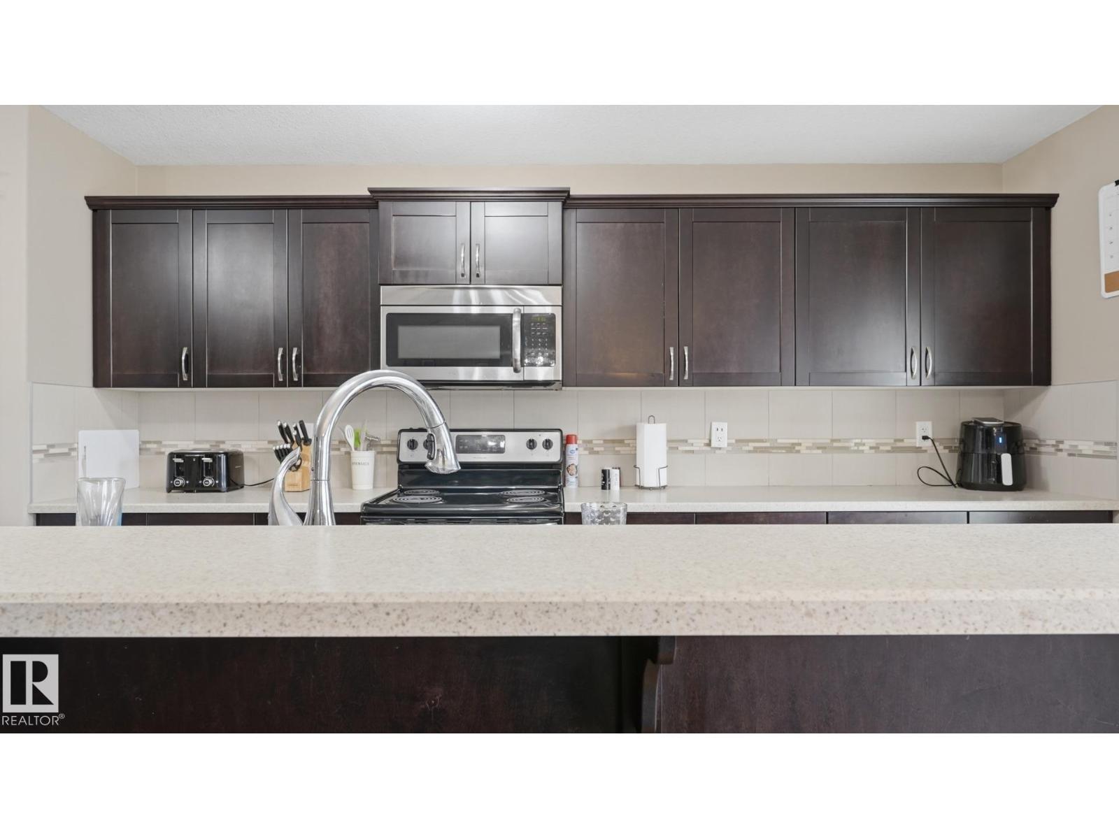 6035 4 Av Sw Property Photo 14