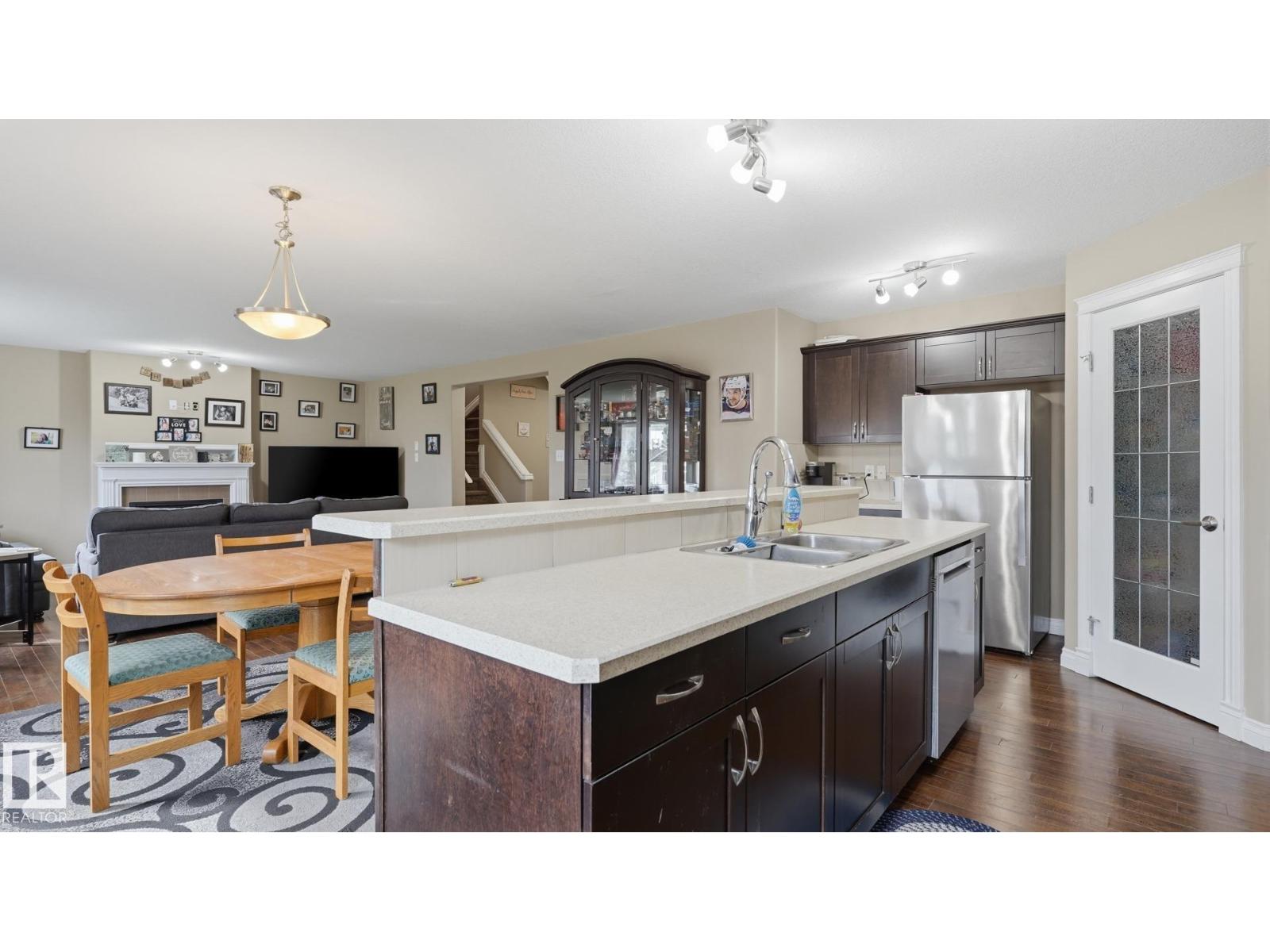 6035 4 Av Sw Property Photo 16