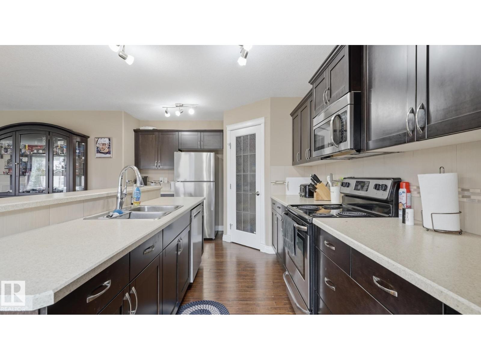 6035 4 Av Sw Property Photo 17
