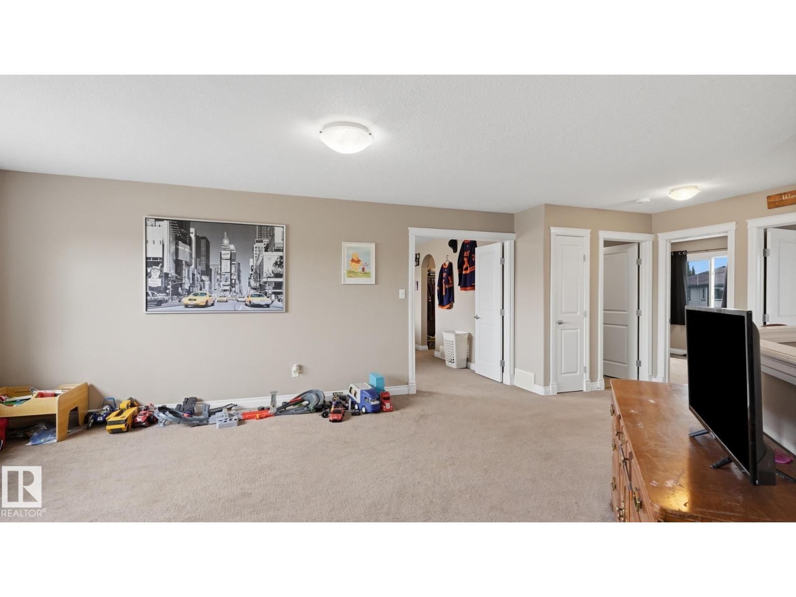 6035 4 Av Sw Property Photo 21