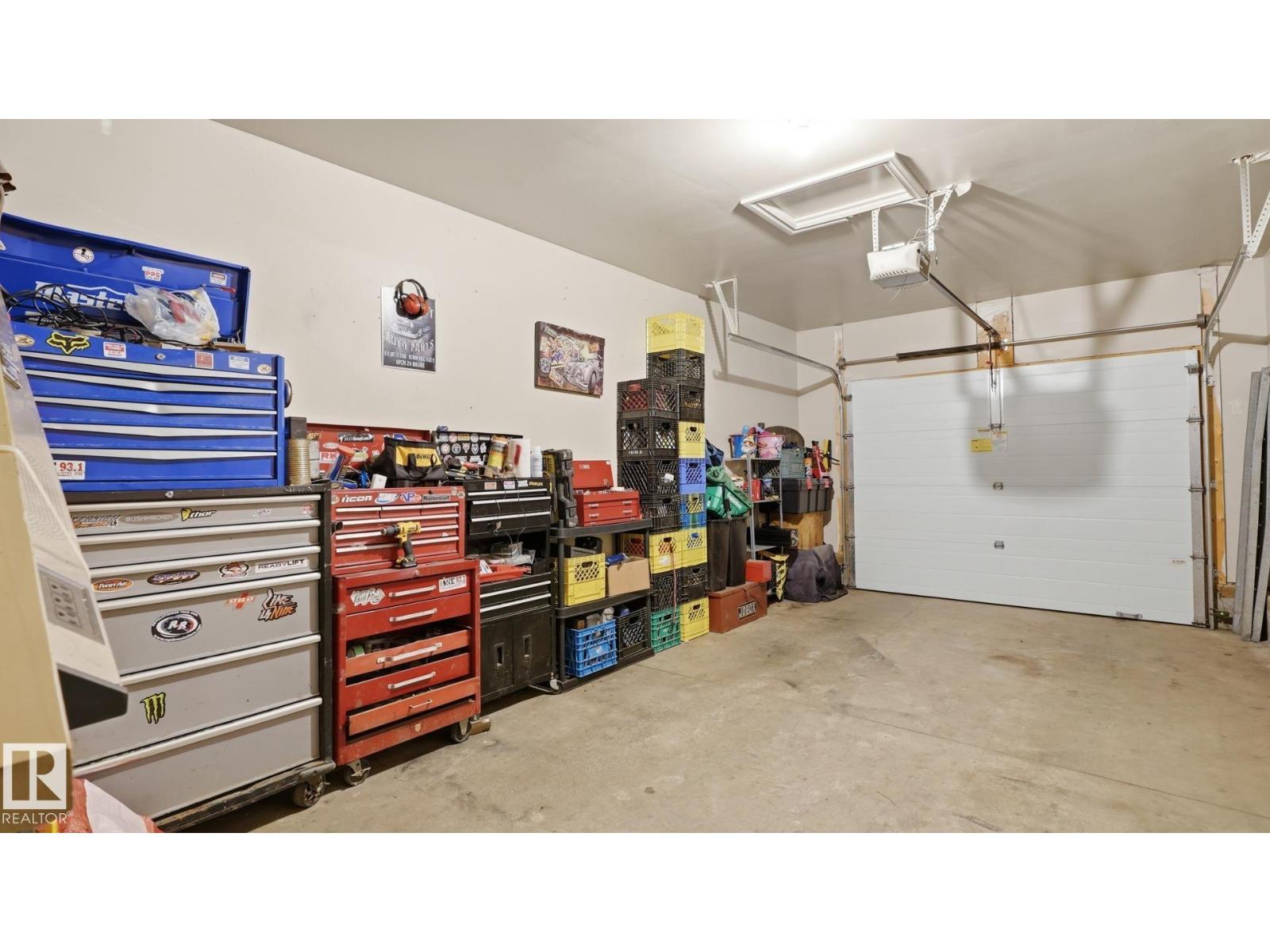 6035 4 Av Sw Property Photo 34