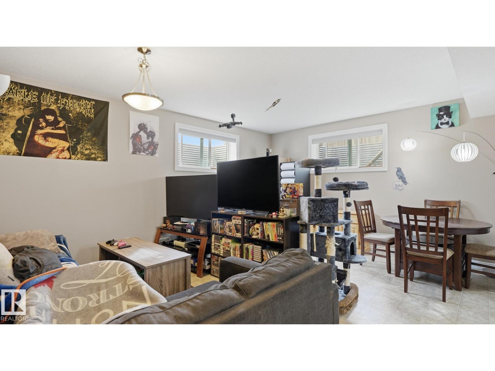 6035 4 Av Sw Property Photo 36