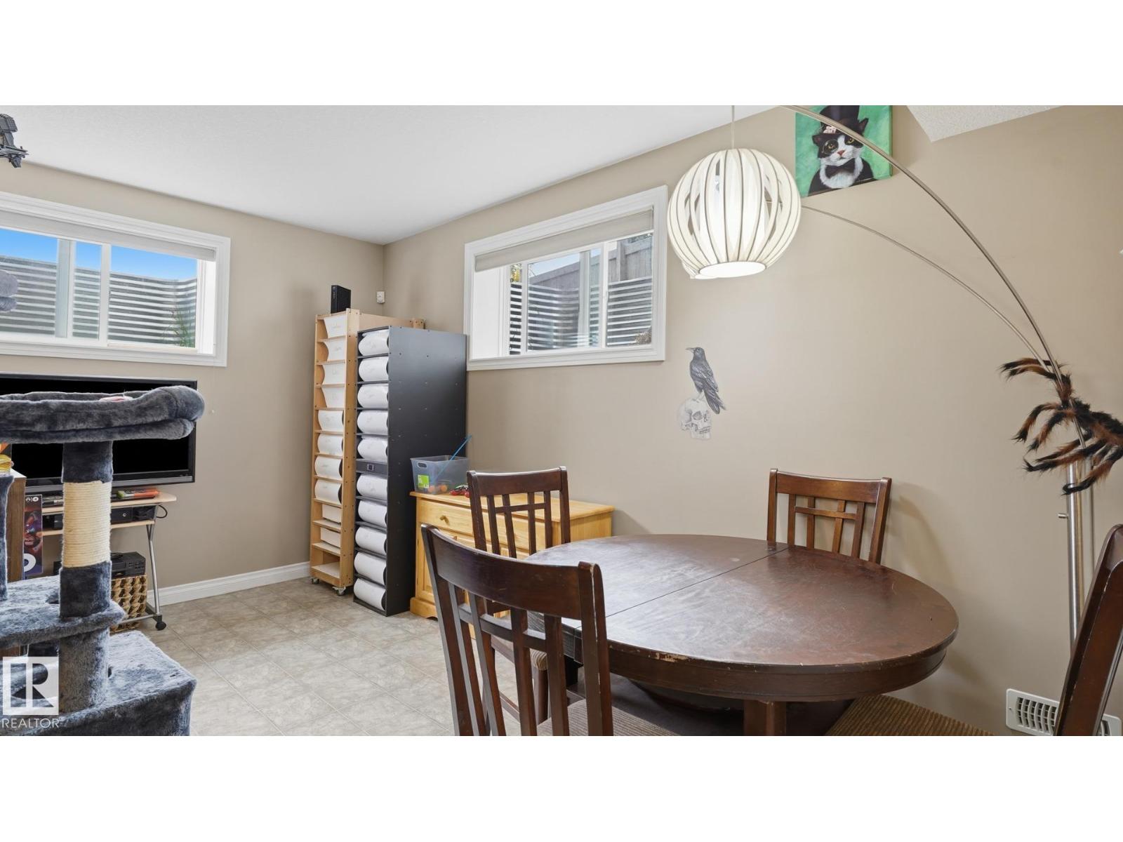 6035 4 Av Sw Property Photo 39