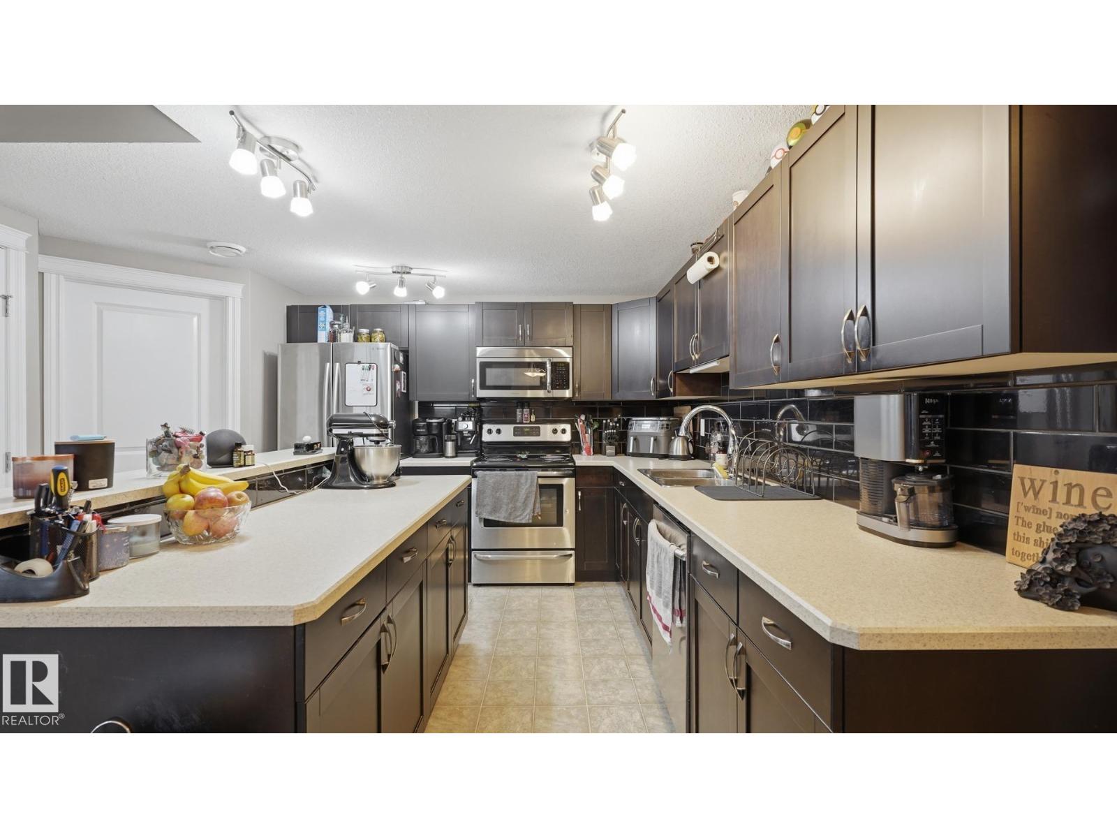 6035 4 Av Sw Property Photo 43